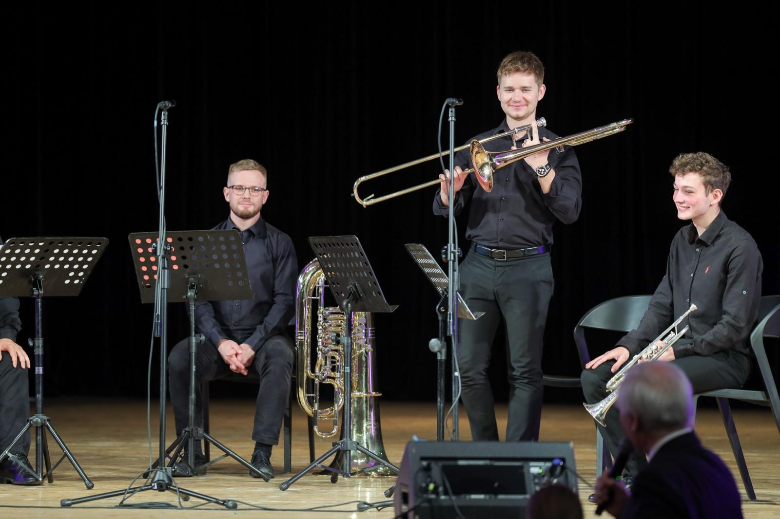 Zdjęcie w galerii na portalu naszraciborz.pl: Mocny akcent na zakończenie koncertów umuzykalniających wiadomości z regionu