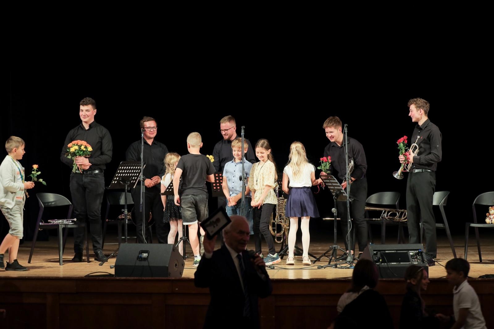 Zdjęcie w galerii na portalu naszraciborz.pl: Mocny akcent na zakończenie koncertów umuzykalniających wiadomości z regionu