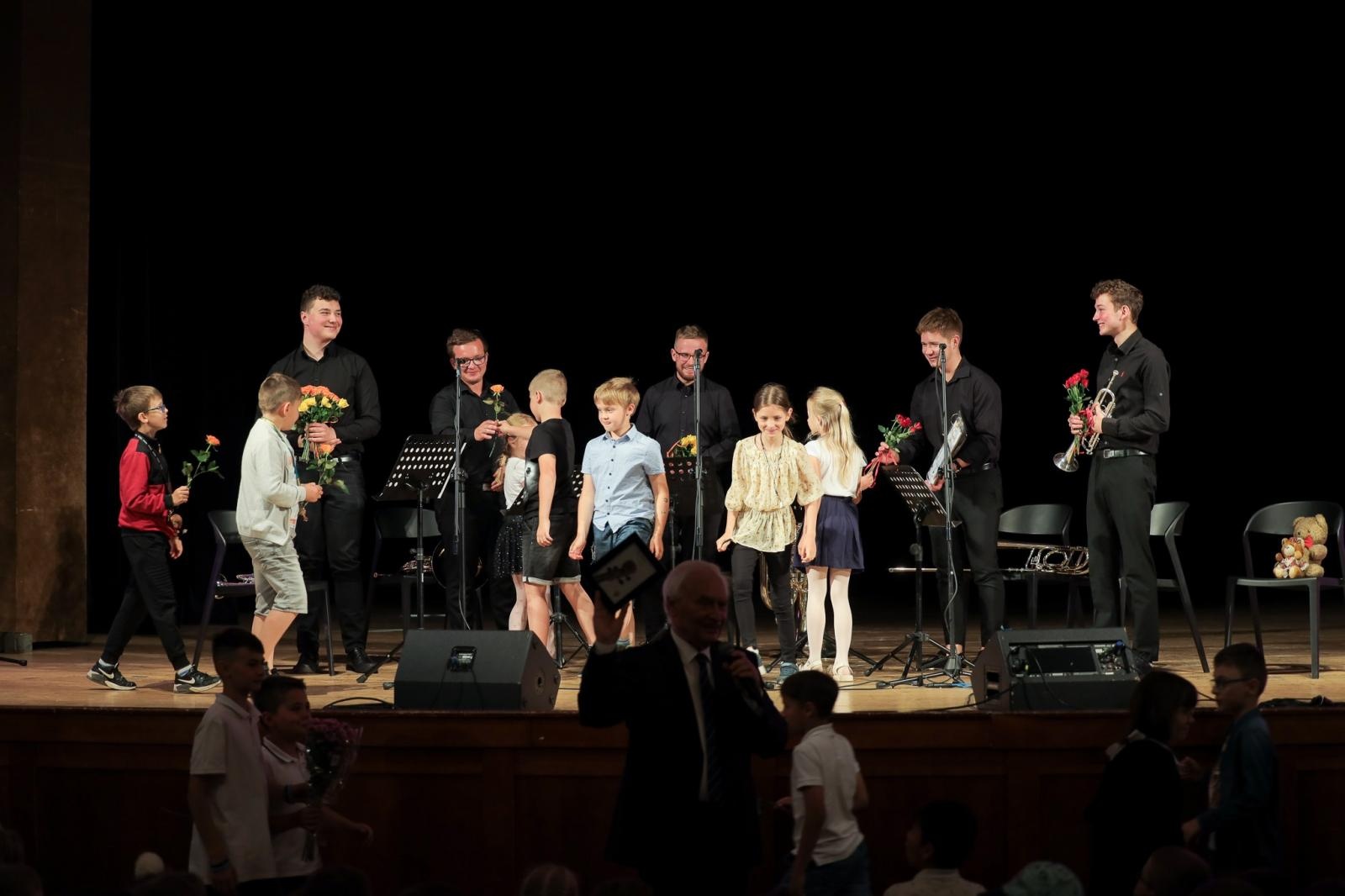 Zdjęcie w galerii na portalu naszraciborz.pl: Mocny akcent na zakończenie koncertów umuzykalniających wiadomości z regionu