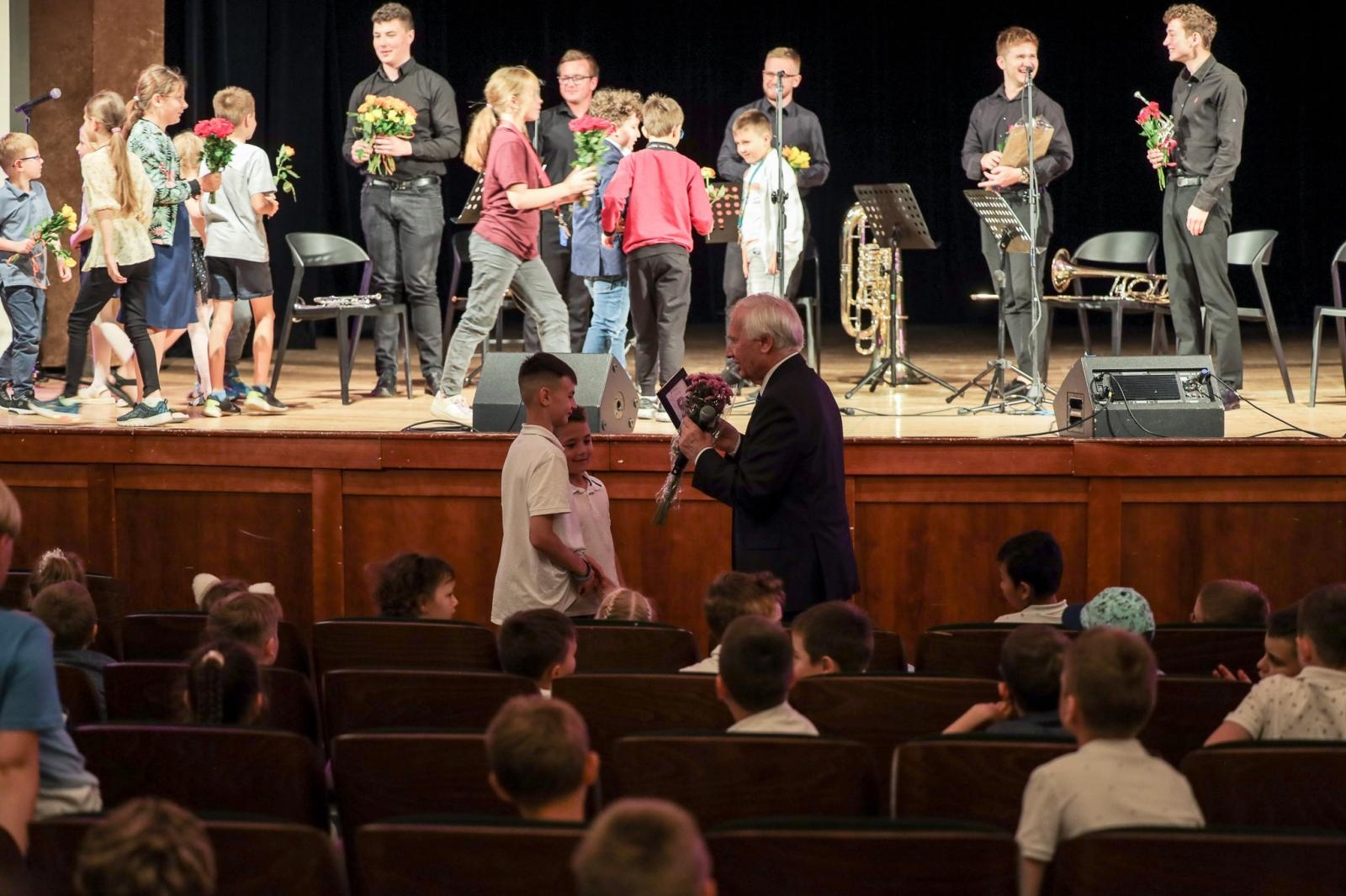 Zdjęcie w galerii na portalu naszraciborz.pl: Mocny akcent na zakończenie koncertów umuzykalniających wiadomości z regionu