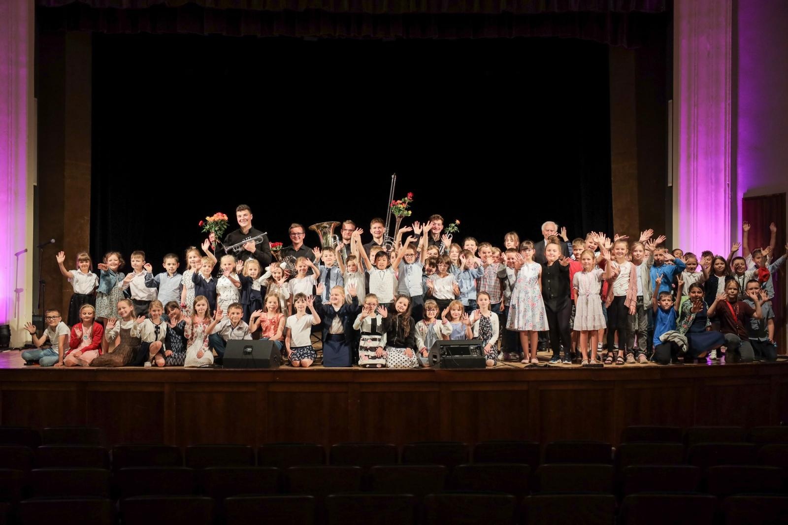 Zdjęcie w galerii na portalu naszraciborz.pl: Mocny akcent na zakończenie koncertów umuzykalniających wiadomości z regionu