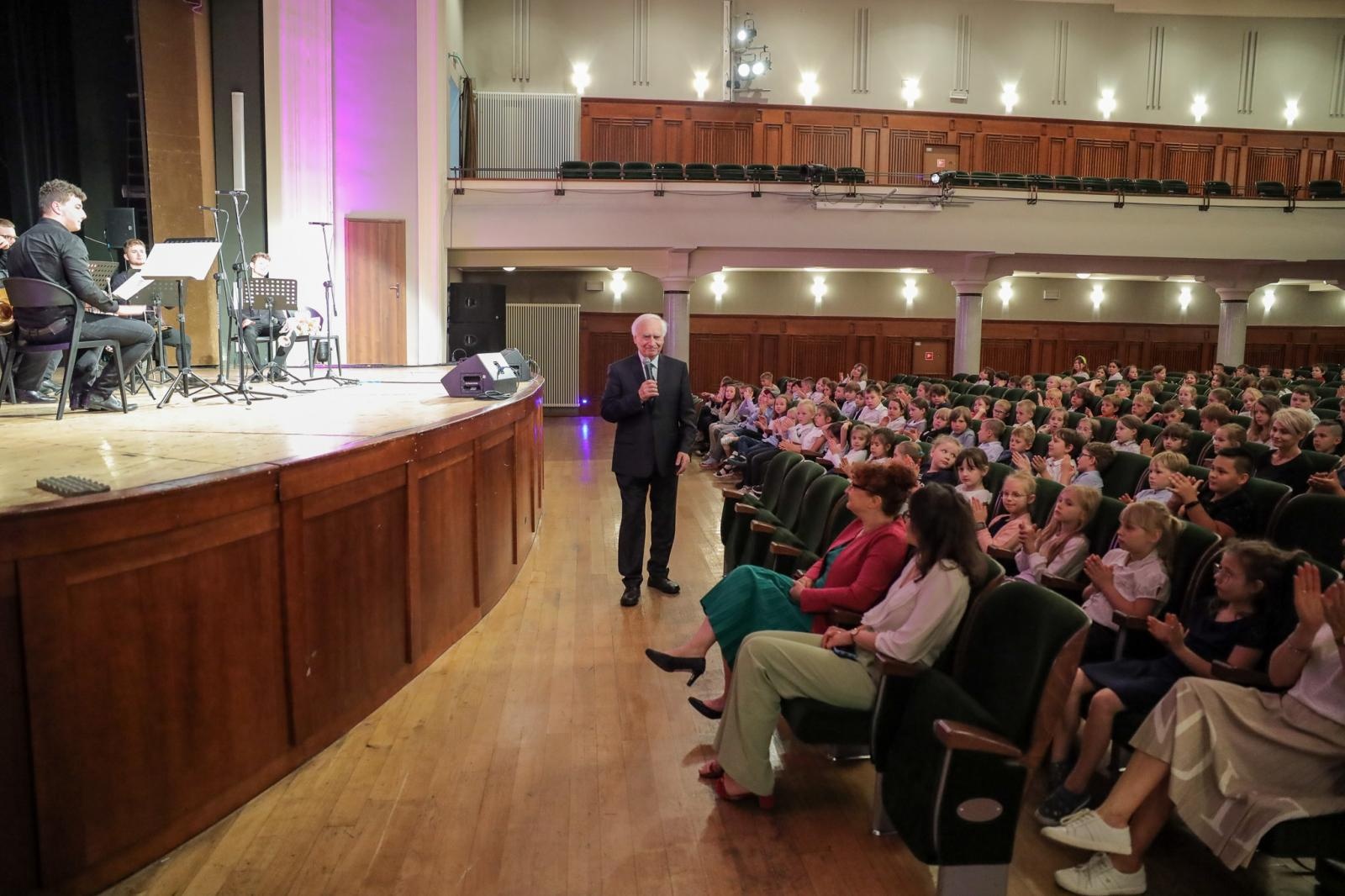 Zdjęcie w galerii na portalu naszraciborz.pl: Mocny akcent na zakończenie koncertów umuzykalniających wiadomości z regionu