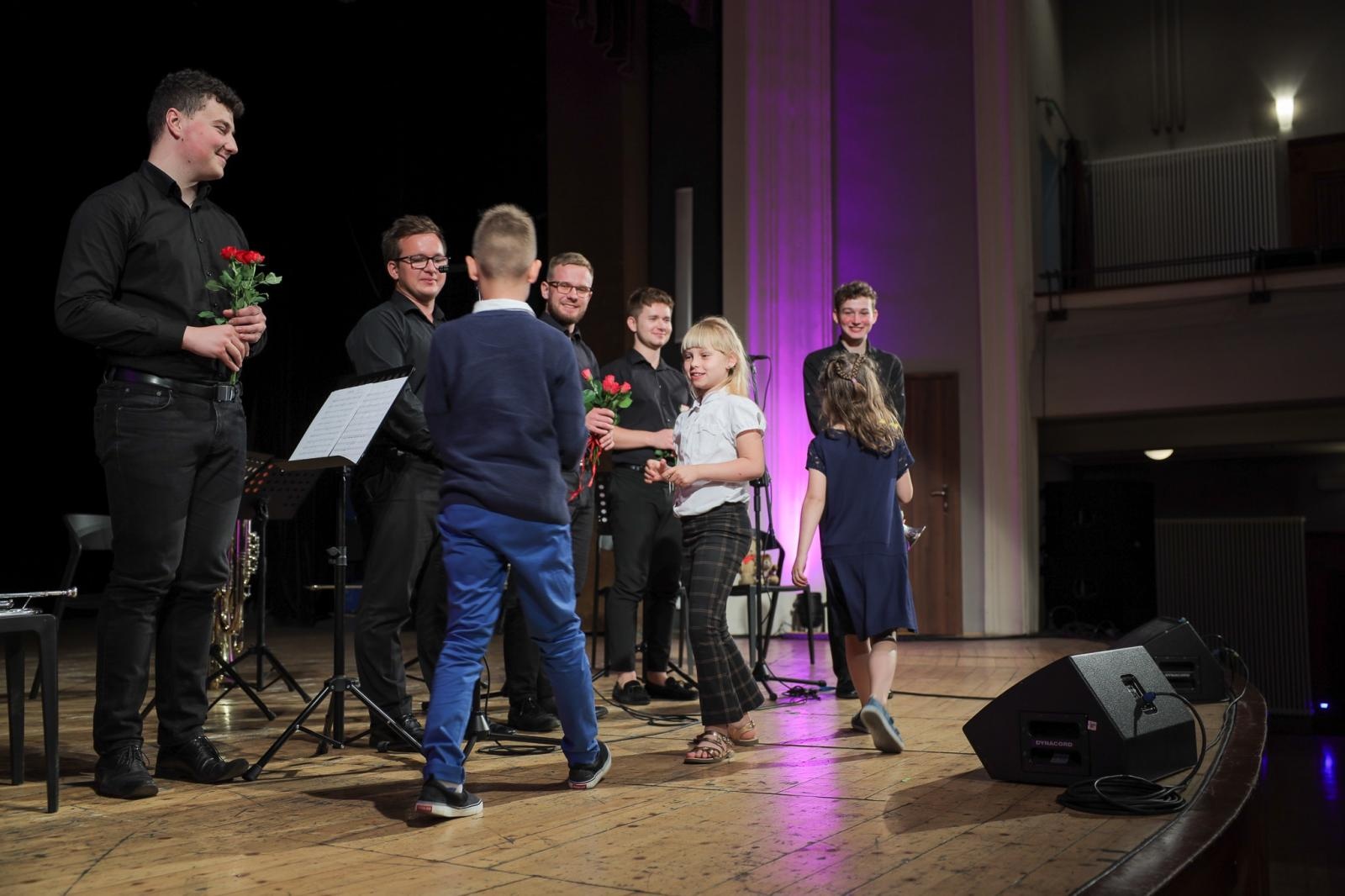 Zdjęcie w galerii na portalu naszraciborz.pl: Mocny akcent na zakończenie koncertów umuzykalniających wiadomości z regionu