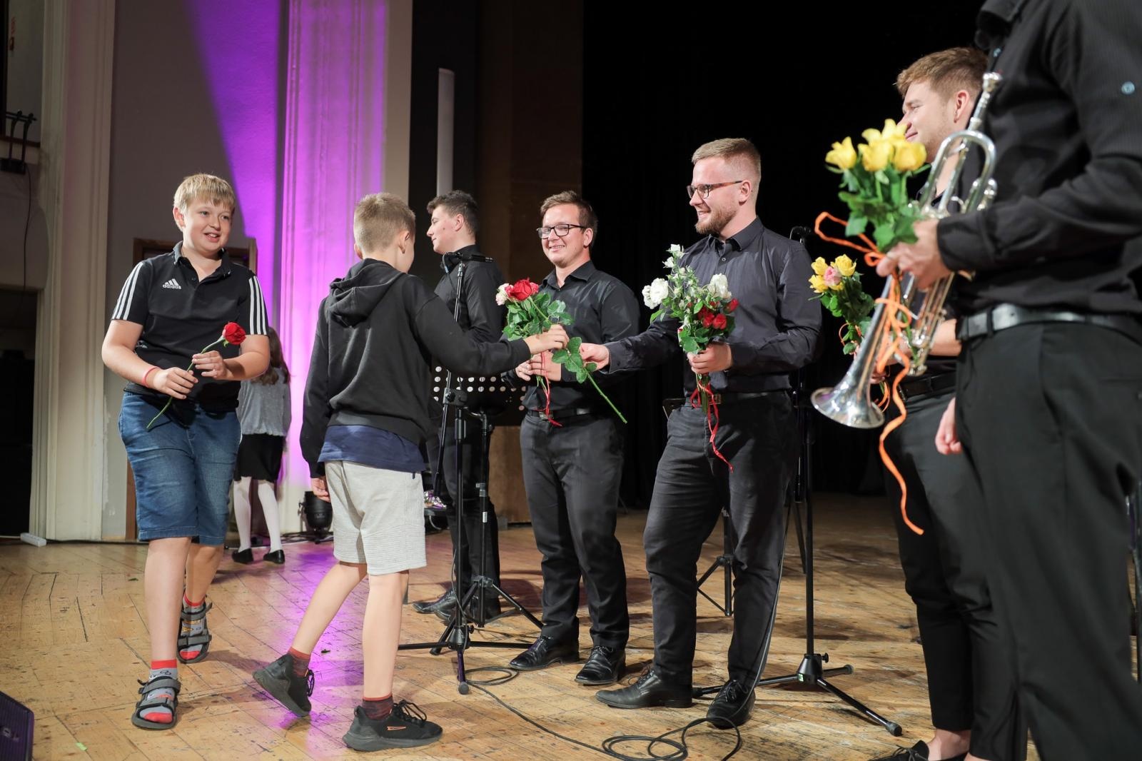 Zdjęcie w galerii na portalu naszraciborz.pl: Mocny akcent na zakończenie koncertów umuzykalniających wiadomości z regionu