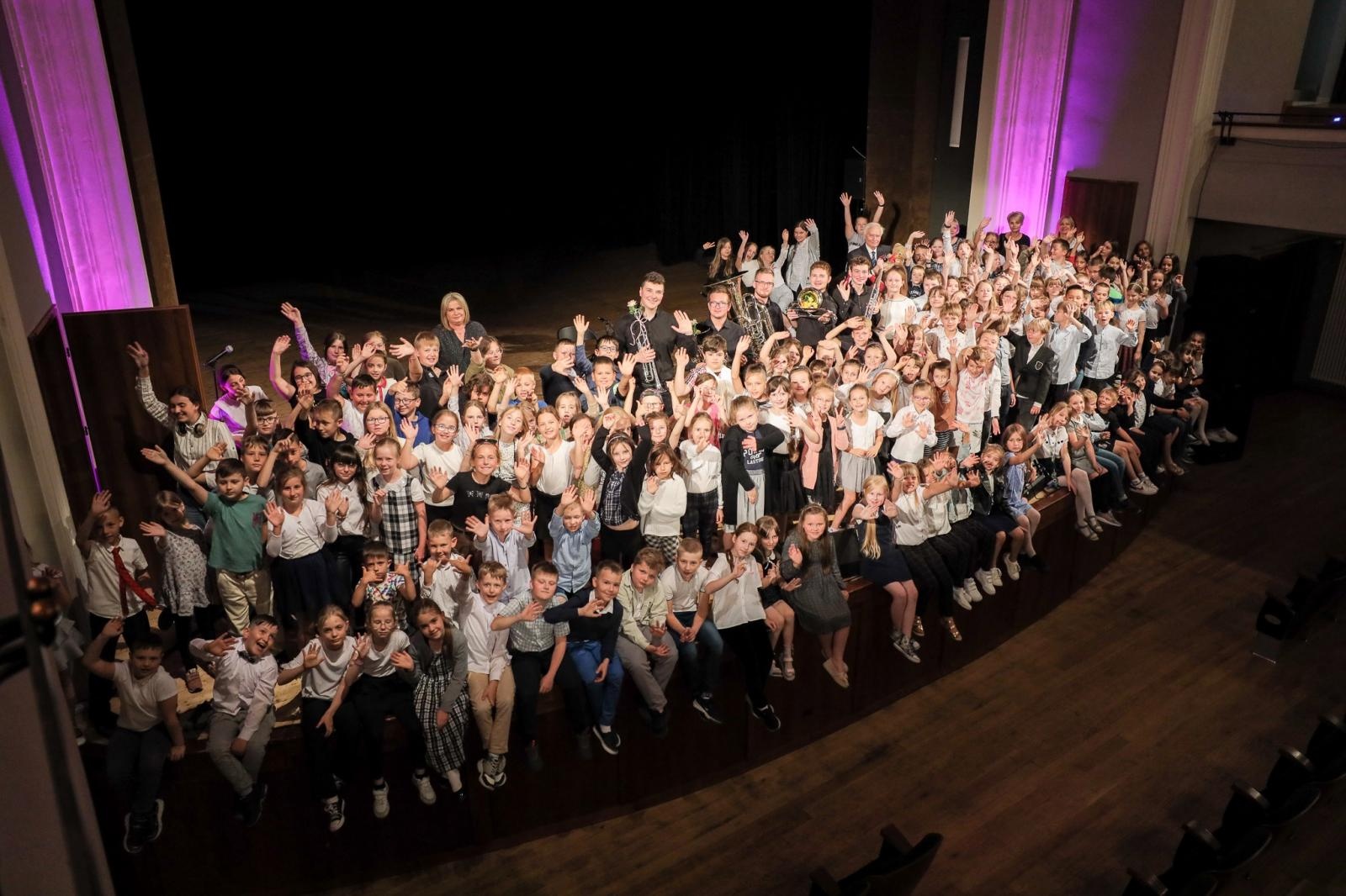 Zdjęcie w galerii na portalu naszraciborz.pl: Mocny akcent na zakończenie koncertów umuzykalniających wiadomości z regionu