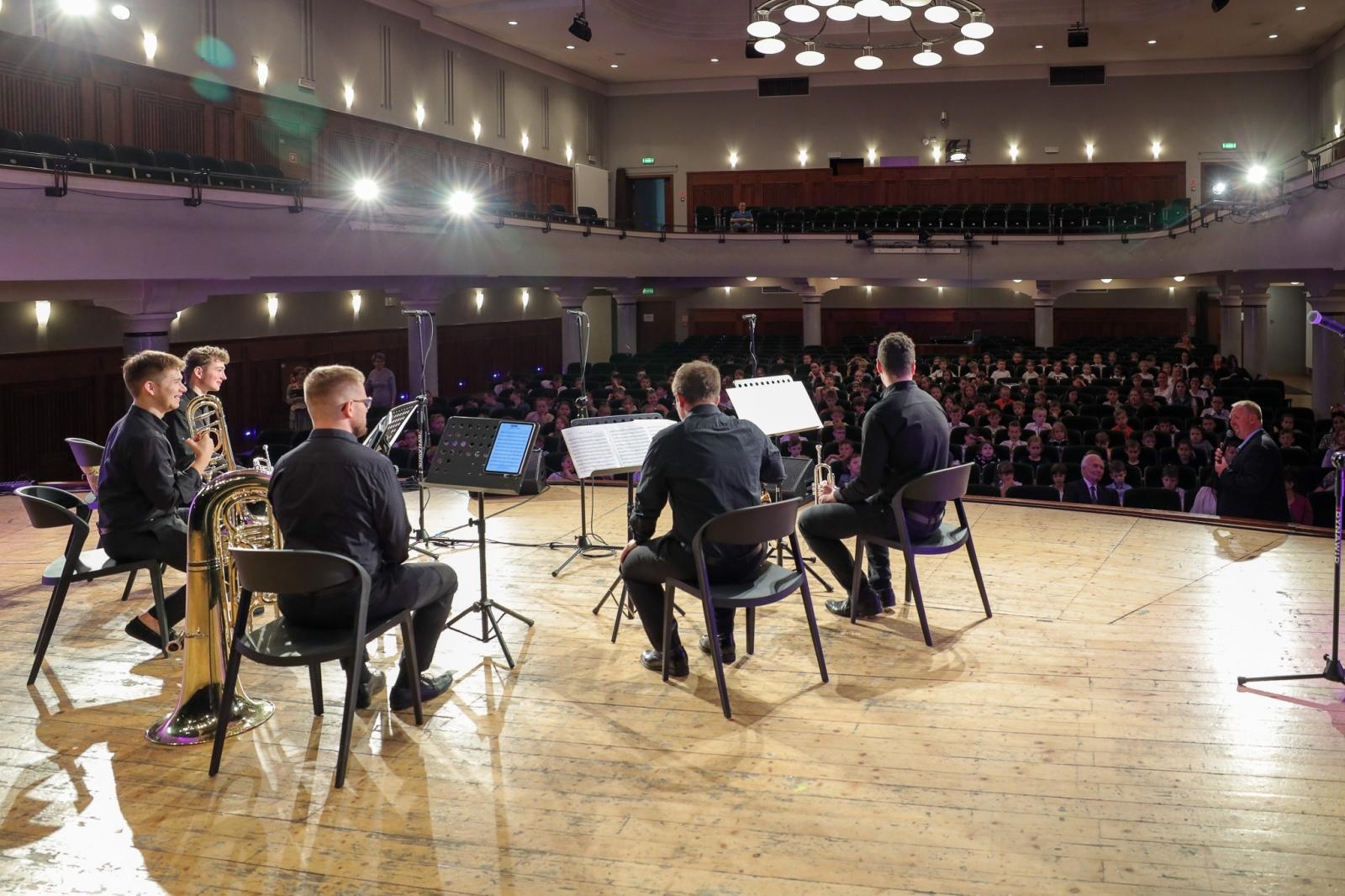 Zdjęcie w galerii na portalu naszraciborz.pl: Mocny akcent na zakończenie koncertów umuzykalniających wiadomości z regionu