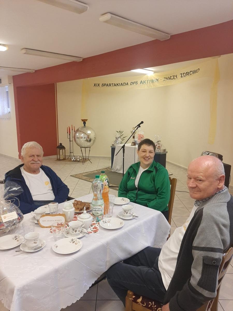 Zdjęcie w galerii na portalu naszraciborz.pl: Seniorzy ze Złotej Jesieni na Spartakiadzie DPS-ów wiadomości z regionu