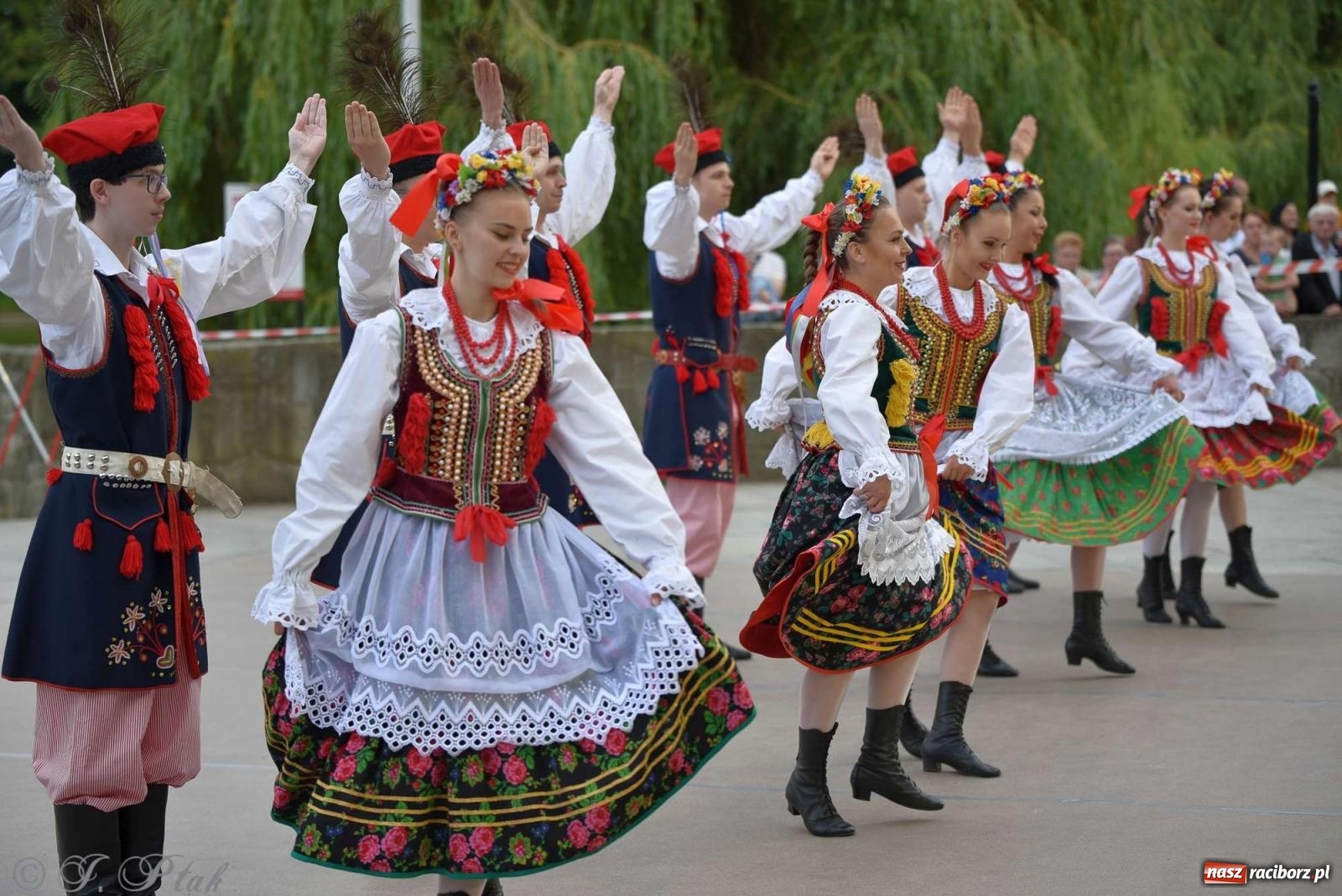 Zdjęcie w galerii na portalu naszraciborz.pl: Raciborska Noc Świętojańska - barwne widowisko nad wodą [FOTO i WIDEO] wiadomości z regionu