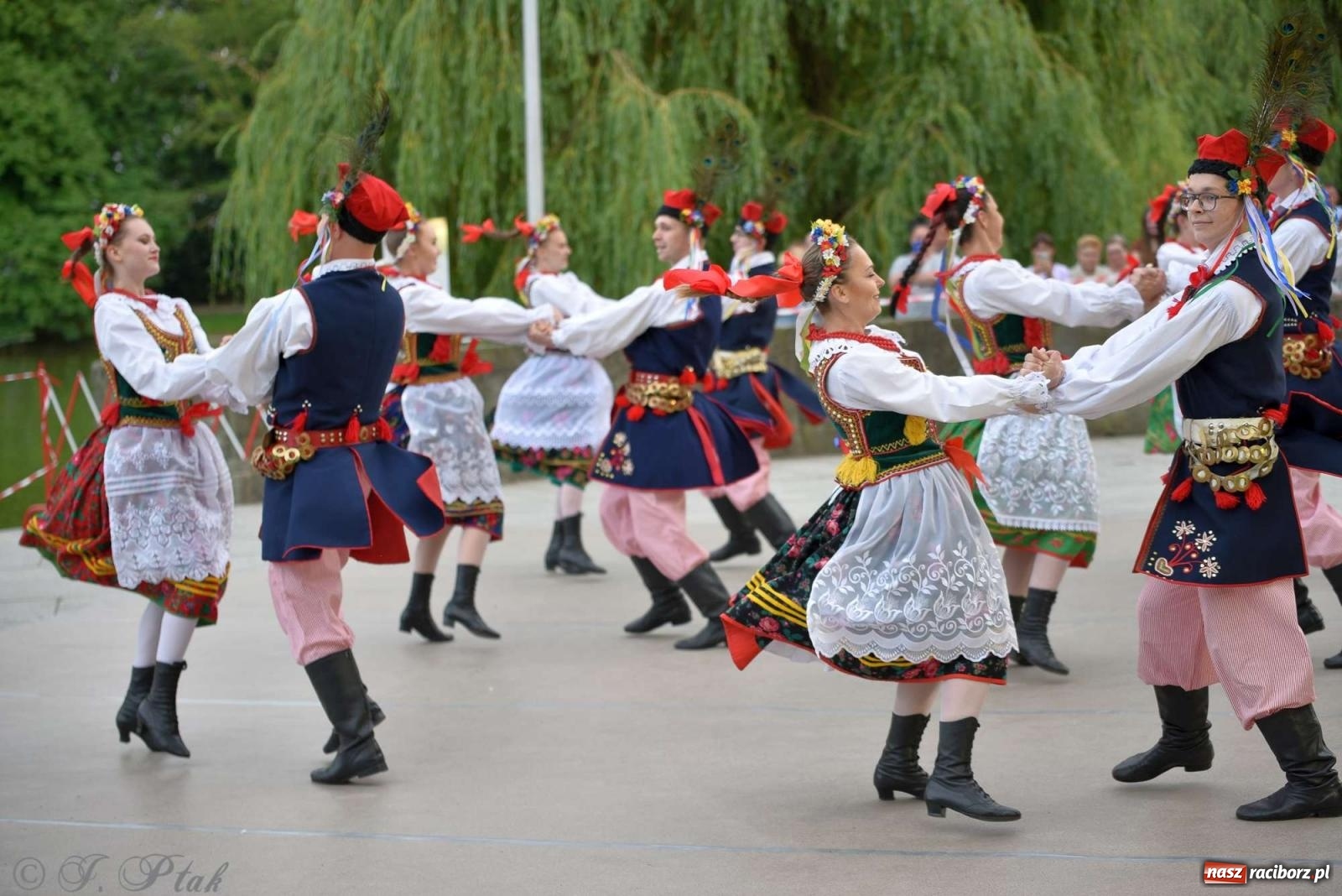 Zdjęcie w galerii na portalu naszraciborz.pl: Raciborska Noc Świętojańska - barwne widowisko nad wodą [FOTO i WIDEO] wiadomości z regionu