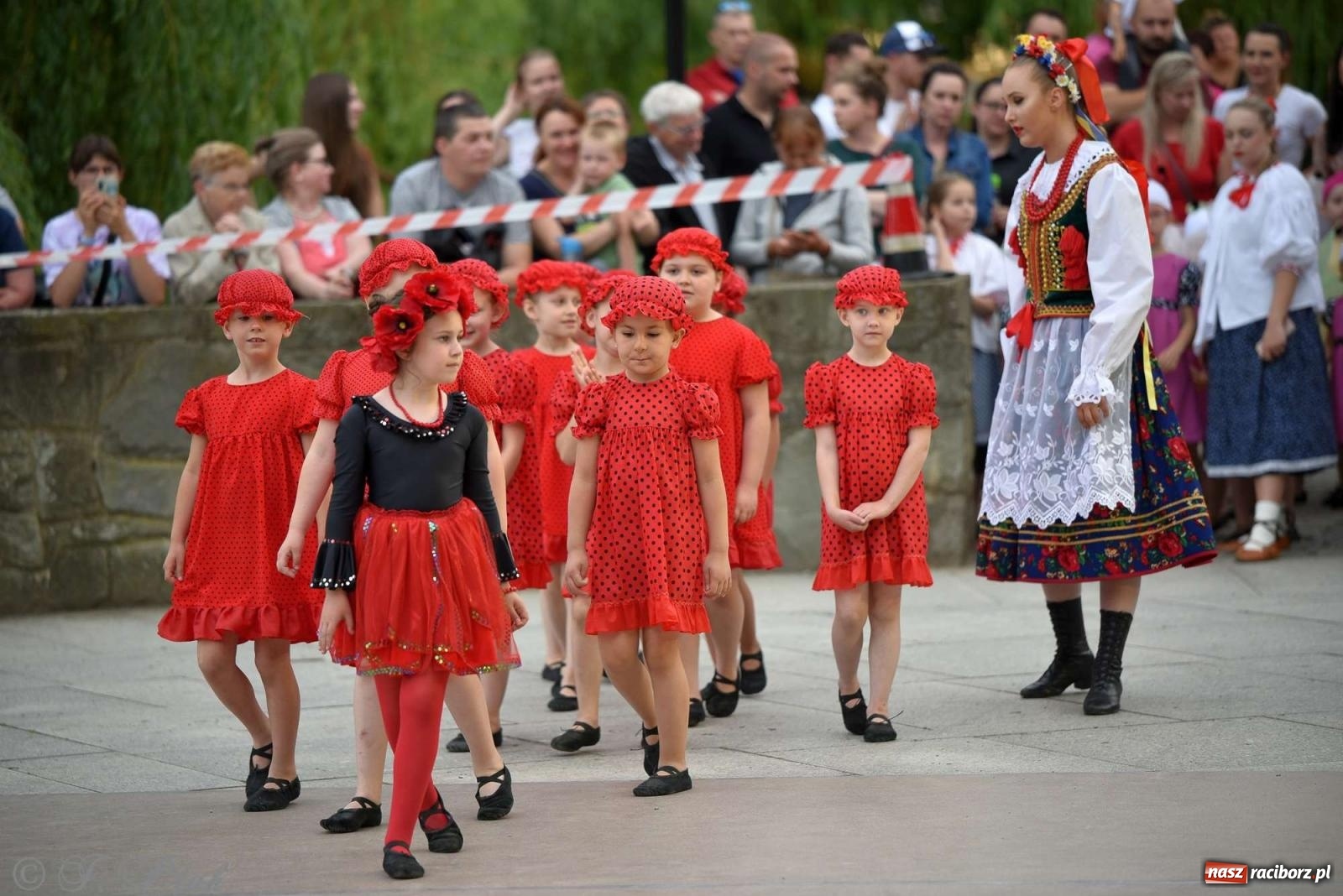 Zdjęcie w galerii na portalu naszraciborz.pl: Raciborska Noc Świętojańska - barwne widowisko nad wodą [FOTO i WIDEO] wiadomości z regionu
