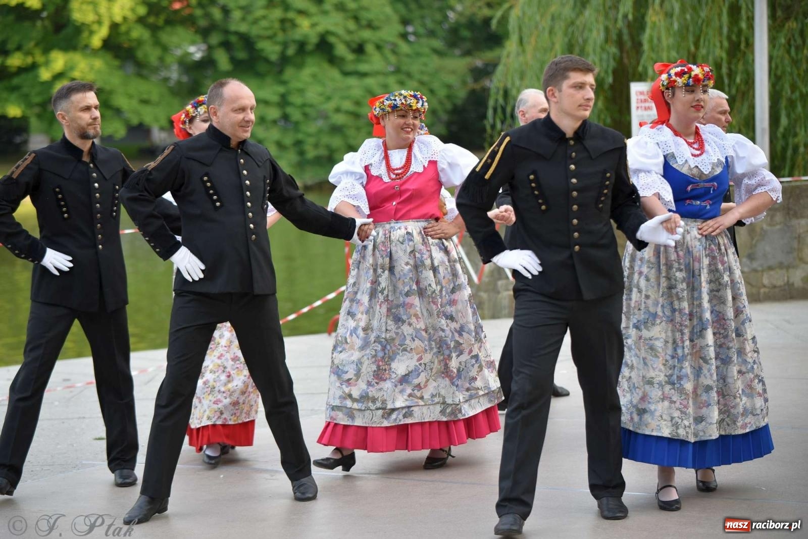 Zdjęcie w galerii na portalu naszraciborz.pl: Raciborska Noc Świętojańska - barwne widowisko nad wodą [FOTO i WIDEO] wiadomości z regionu