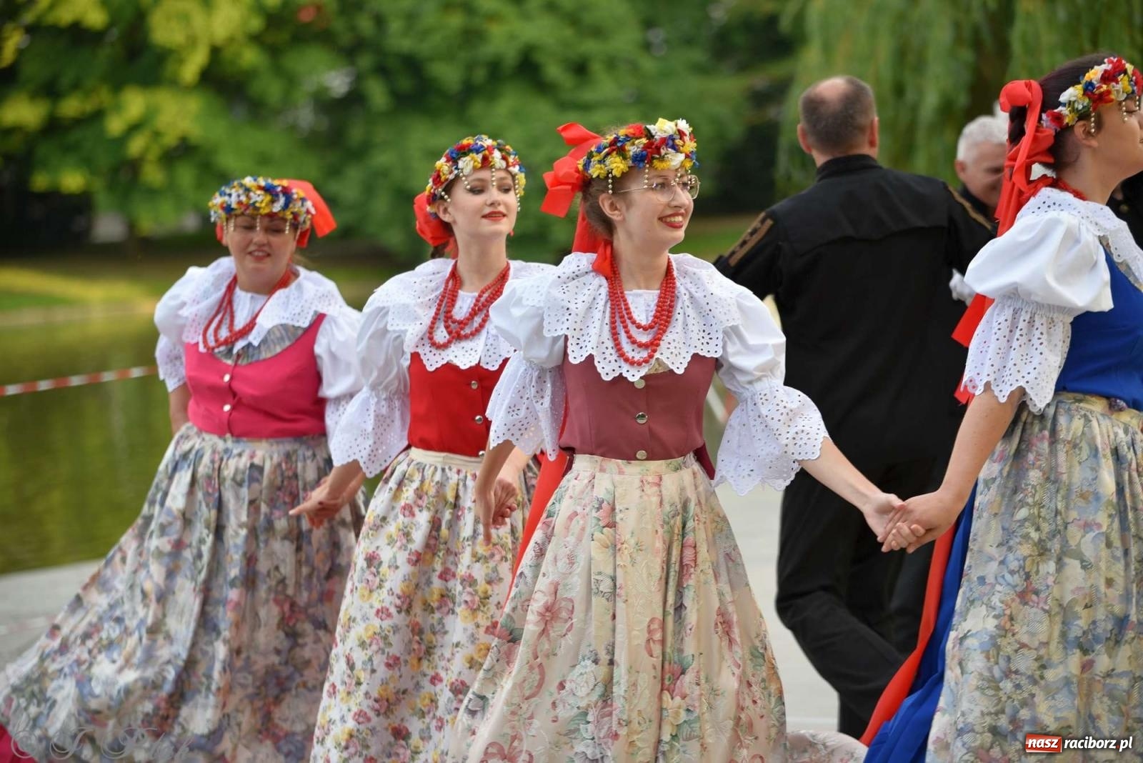 Zdjęcie w galerii na portalu naszraciborz.pl: Raciborska Noc Świętojańska - barwne widowisko nad wodą [FOTO i WIDEO] wiadomości z regionu