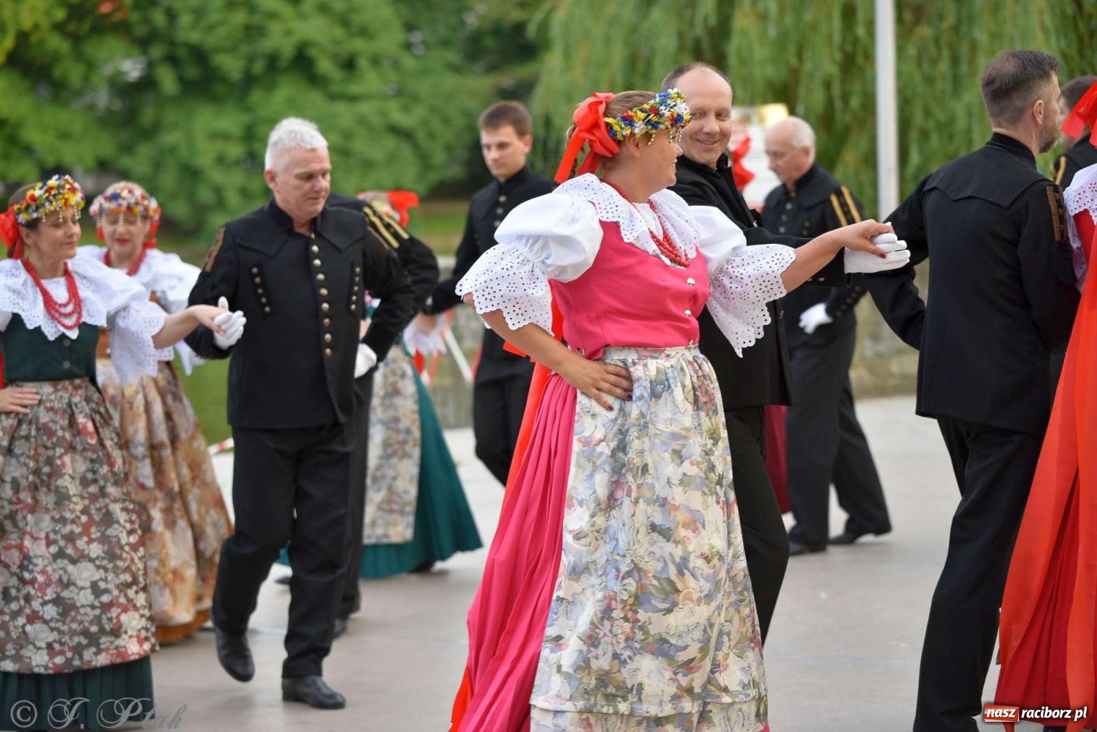 Zdjęcie w galerii na portalu naszraciborz.pl: Raciborska Noc Świętojańska - barwne widowisko nad wodą [FOTO i WIDEO] wiadomości z regionu