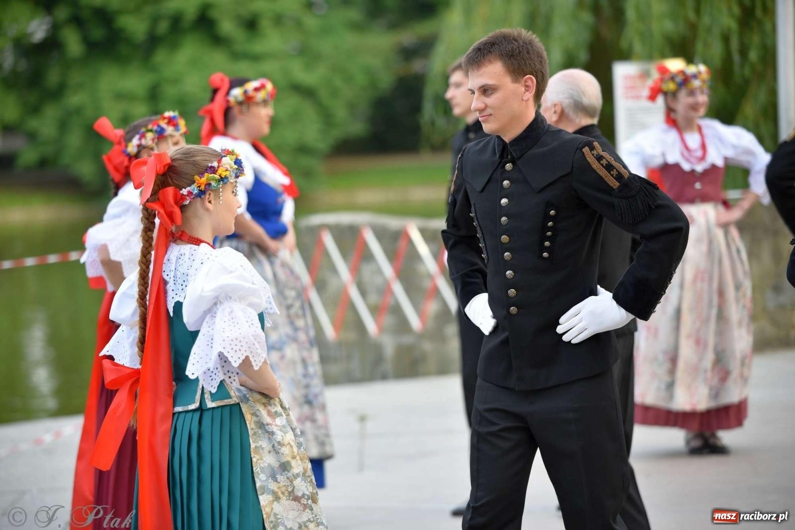Zdjęcie w galerii na portalu naszraciborz.pl: Raciborska Noc Świętojańska - barwne widowisko nad wodą [FOTO i WIDEO] wiadomości z regionu