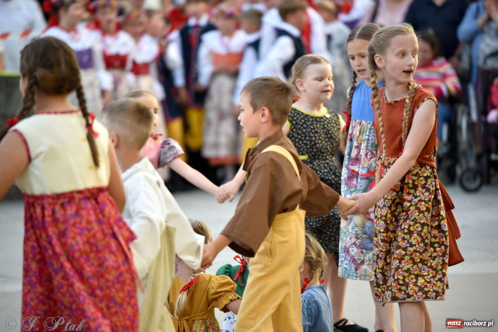 Zdjęcie w galerii na portalu naszraciborz.pl: Raciborska Noc Świętojańska - barwne widowisko nad wodą [FOTO i WIDEO] wiadomości z regionu