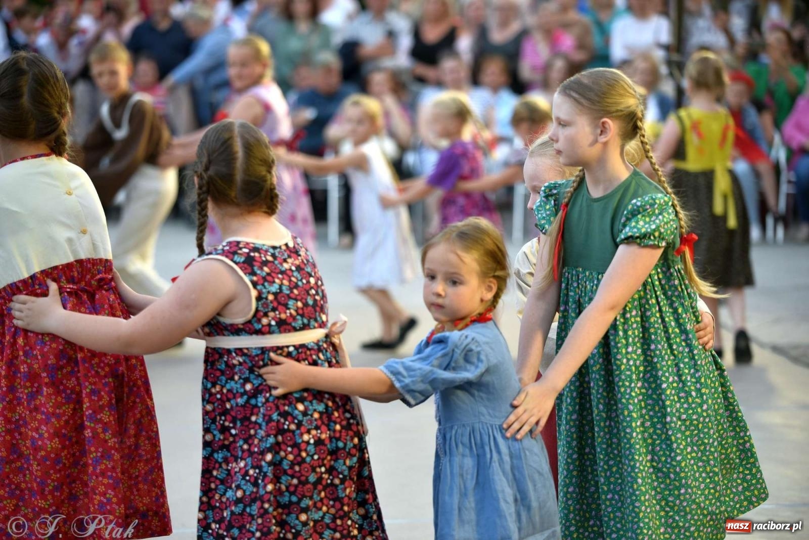 Zdjęcie w galerii na portalu naszraciborz.pl: Raciborska Noc Świętojańska - barwne widowisko nad wodą [FOTO i WIDEO] wiadomości z regionu