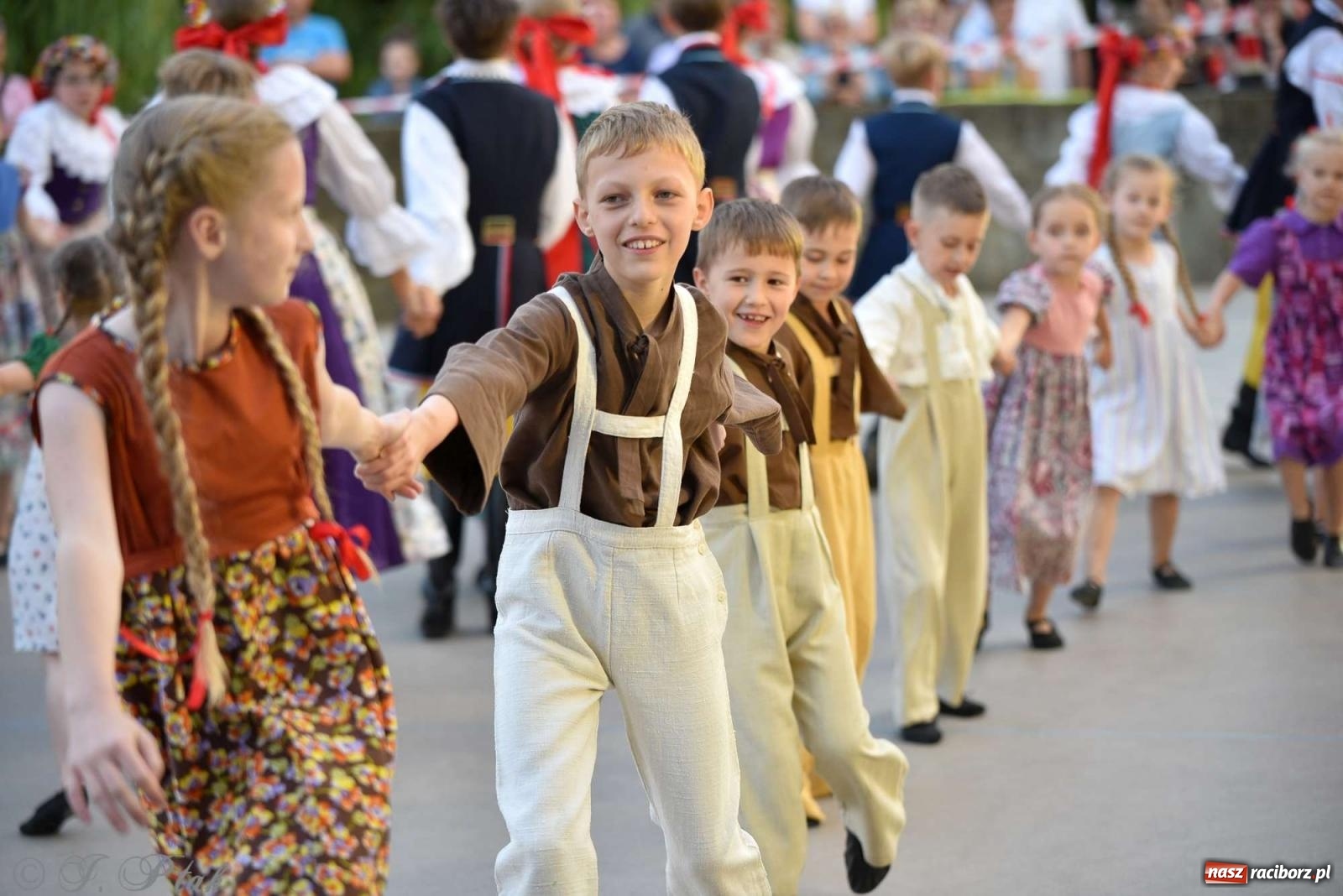 Zdjęcie w galerii na portalu naszraciborz.pl: Raciborska Noc Świętojańska - barwne widowisko nad wodą [FOTO i WIDEO] wiadomości z regionu