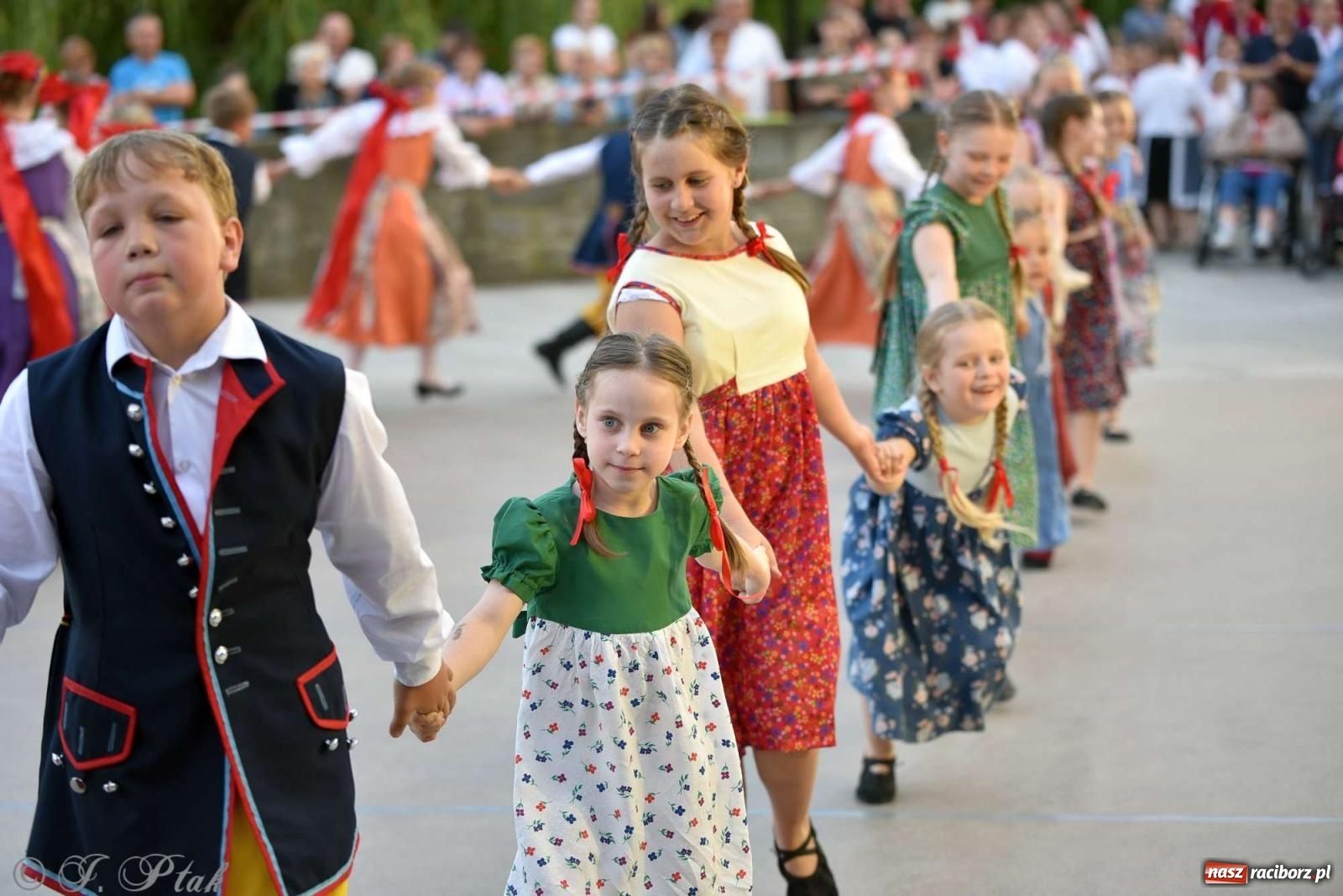 Zdjęcie w galerii na portalu naszraciborz.pl: Raciborska Noc Świętojańska - barwne widowisko nad wodą [FOTO i WIDEO] wiadomości z regionu