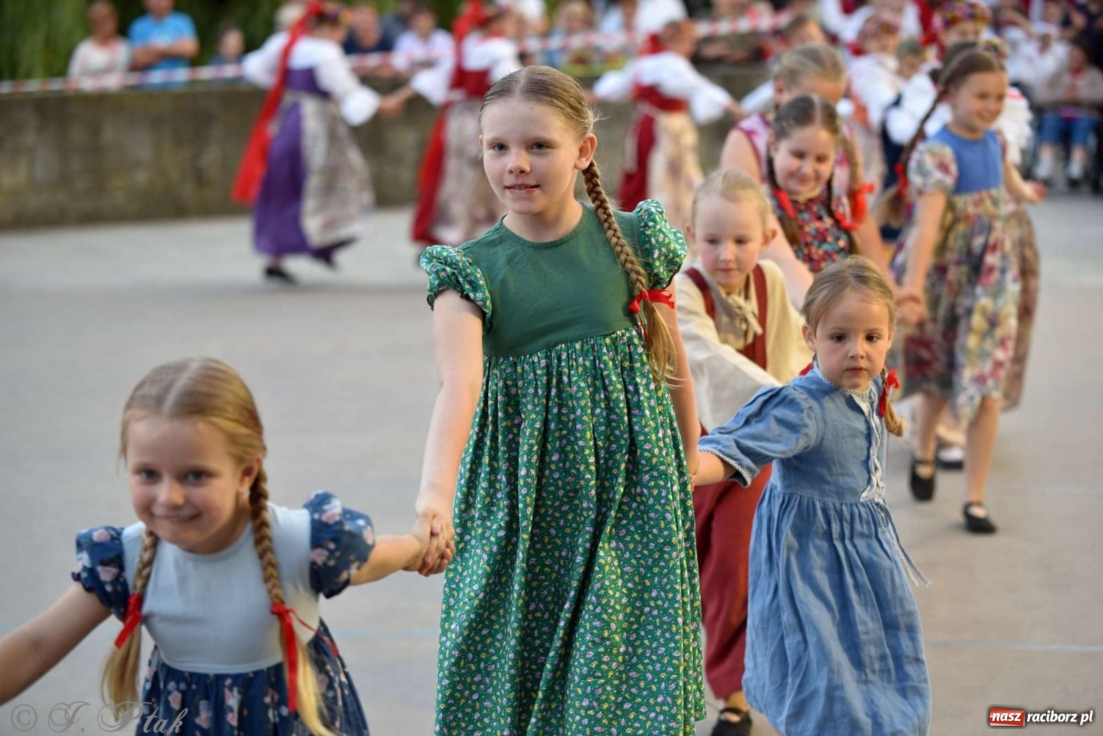 Zdjęcie w galerii na portalu naszraciborz.pl: Raciborska Noc Świętojańska - barwne widowisko nad wodą [FOTO i WIDEO] wiadomości z regionu
