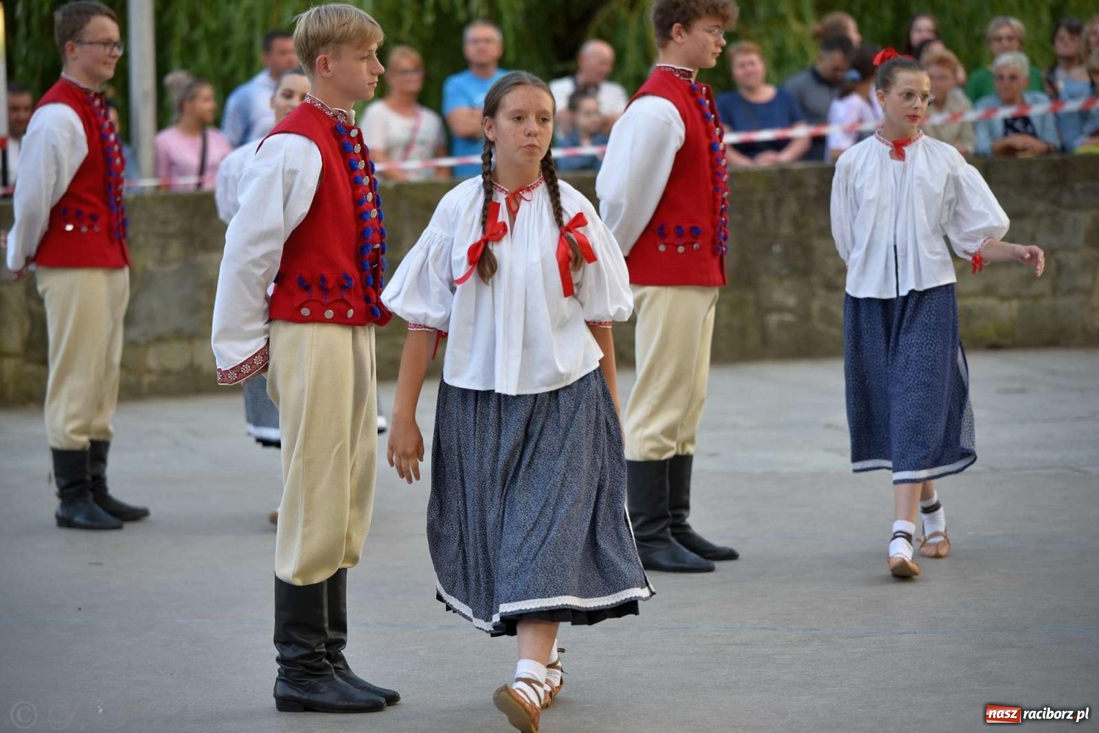Zdjęcie w galerii na portalu naszraciborz.pl: Raciborska Noc Świętojańska - barwne widowisko nad wodą [FOTO i WIDEO] wiadomości z regionu