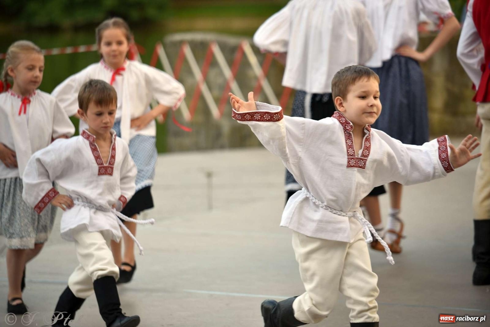 Zdjęcie w galerii na portalu naszraciborz.pl: Raciborska Noc Świętojańska - barwne widowisko nad wodą [FOTO i WIDEO] wiadomości z regionu
