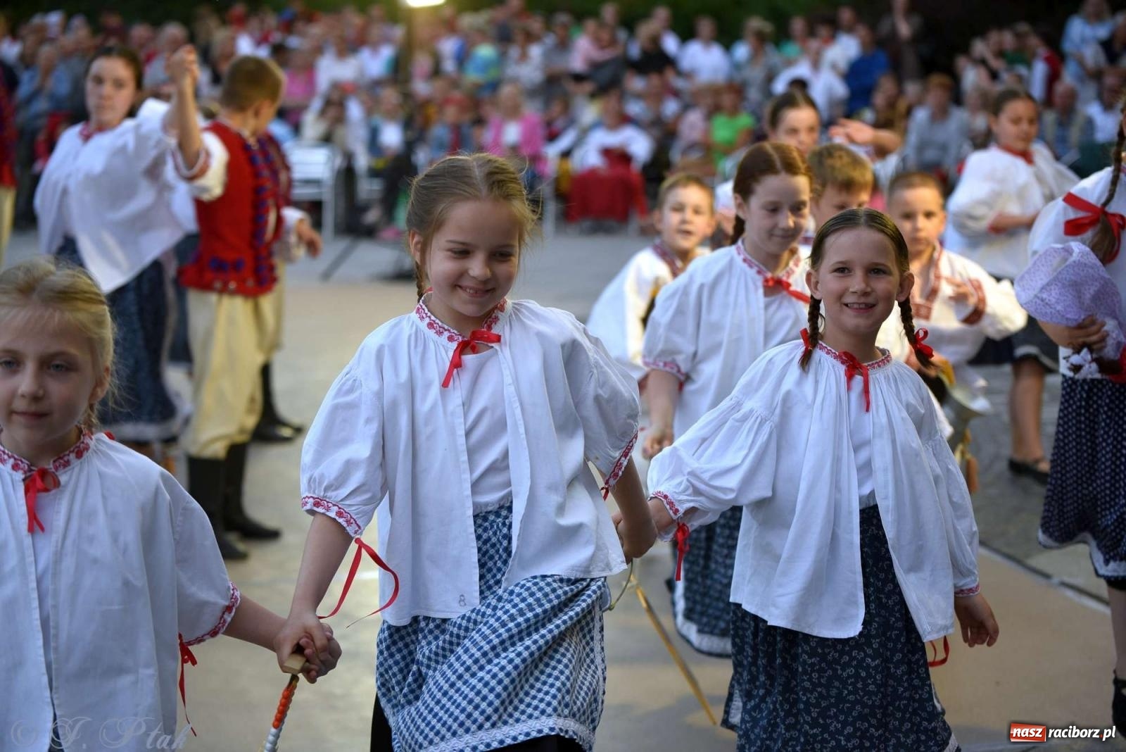 Zdjęcie w galerii na portalu naszraciborz.pl: Raciborska Noc Świętojańska - barwne widowisko nad wodą [FOTO i WIDEO] wiadomości z regionu