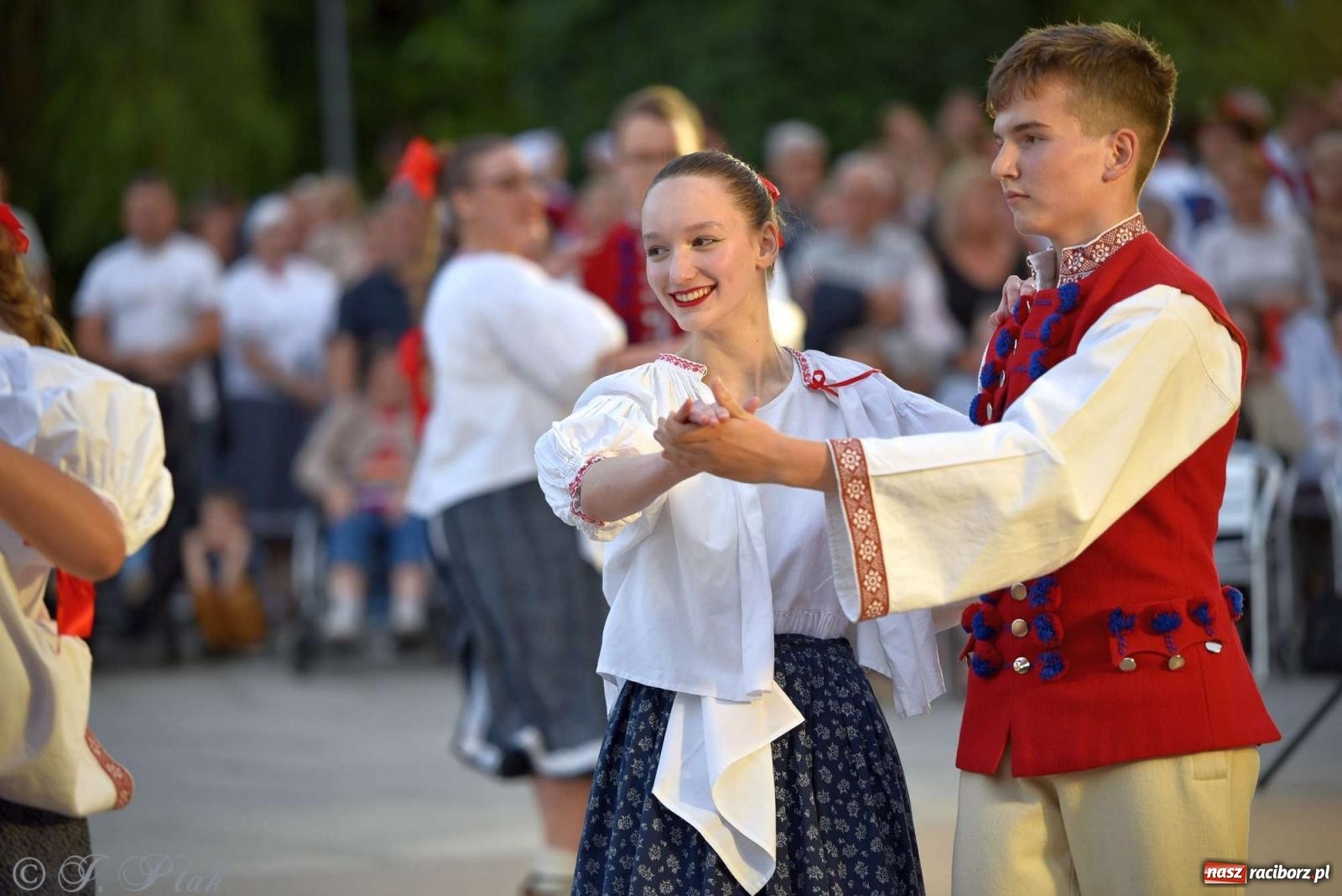 Zdjęcie w galerii na portalu naszraciborz.pl: Raciborska Noc Świętojańska - barwne widowisko nad wodą [FOTO i WIDEO] wiadomości z regionu