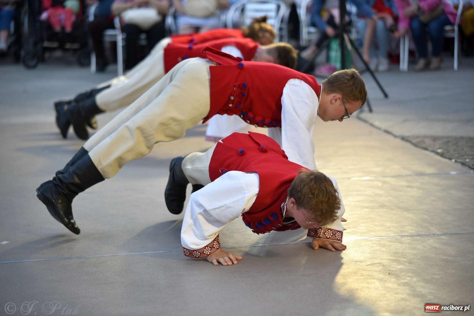 Zdjęcie w galerii na portalu naszraciborz.pl: Raciborska Noc Świętojańska - barwne widowisko nad wodą [FOTO i WIDEO] wiadomości z regionu