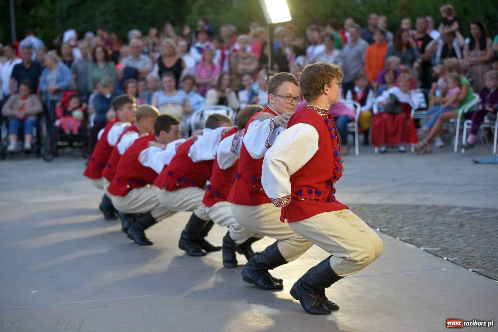 Zdjęcie w galerii na portalu naszraciborz.pl: Raciborska Noc Świętojańska - barwne widowisko nad wodą [FOTO i WIDEO] wiadomości z regionu
