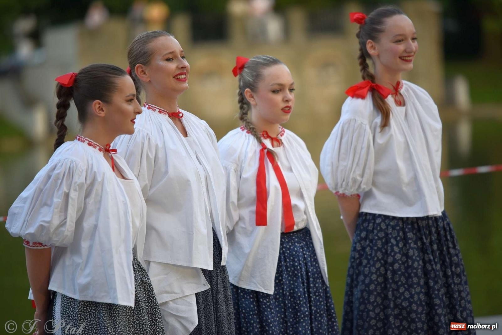 Zdjęcie w galerii na portalu naszraciborz.pl: Raciborska Noc Świętojańska - barwne widowisko nad wodą [FOTO i WIDEO] wiadomości z regionu