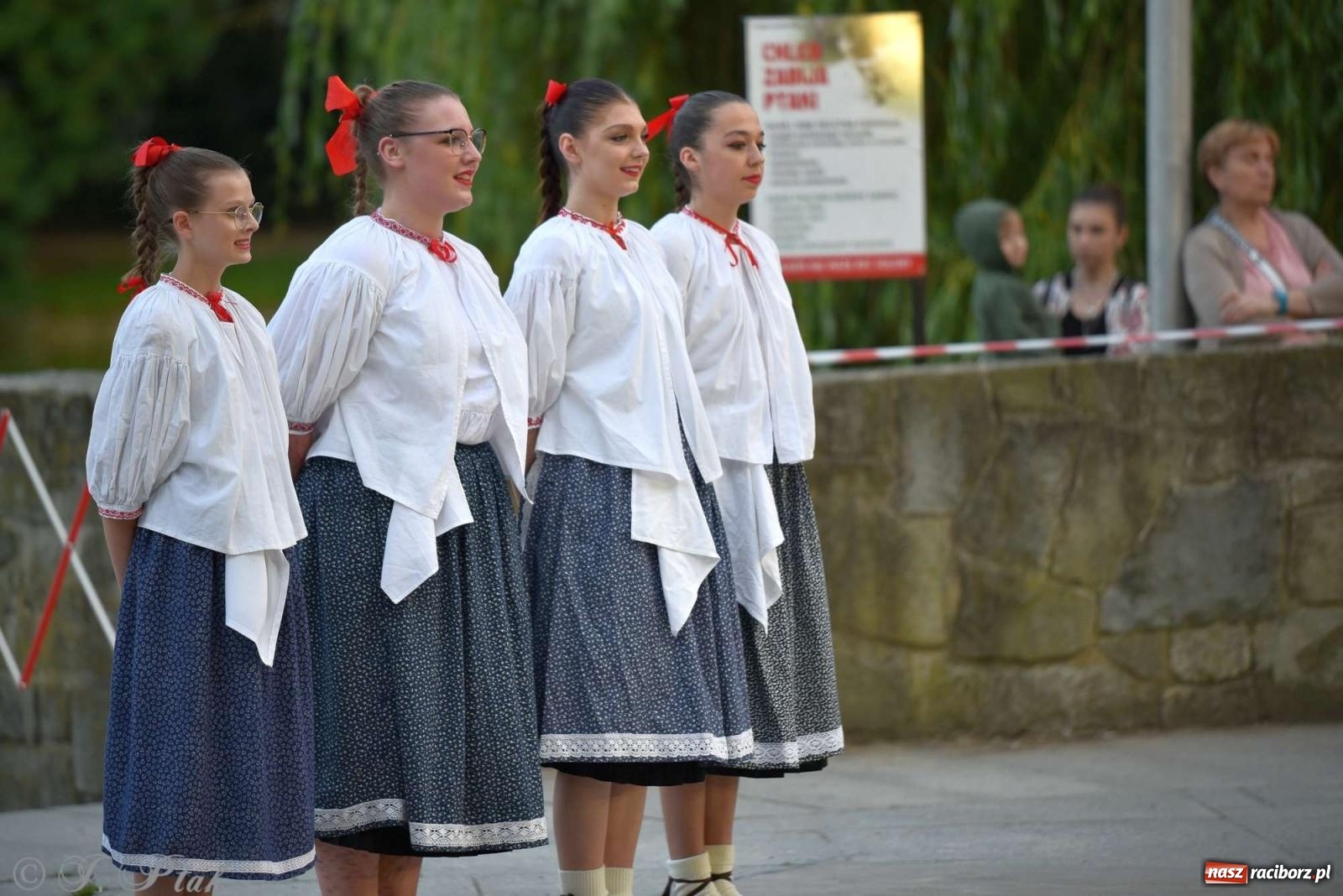 Zdjęcie w galerii na portalu naszraciborz.pl: Raciborska Noc Świętojańska - barwne widowisko nad wodą [FOTO i WIDEO] wiadomości z regionu
