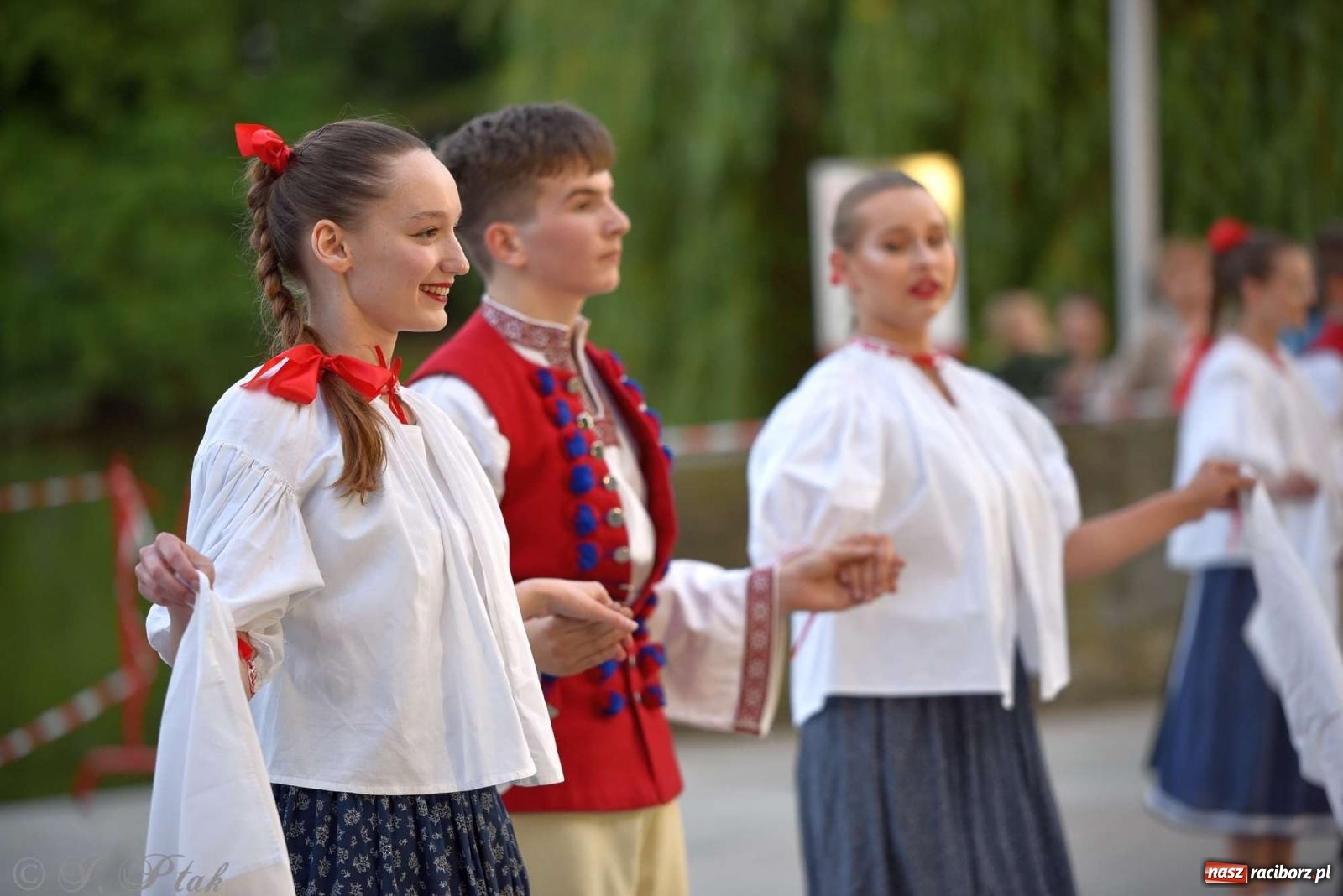 Zdjęcie w galerii na portalu naszraciborz.pl: Raciborska Noc Świętojańska - barwne widowisko nad wodą [FOTO i WIDEO] wiadomości z regionu