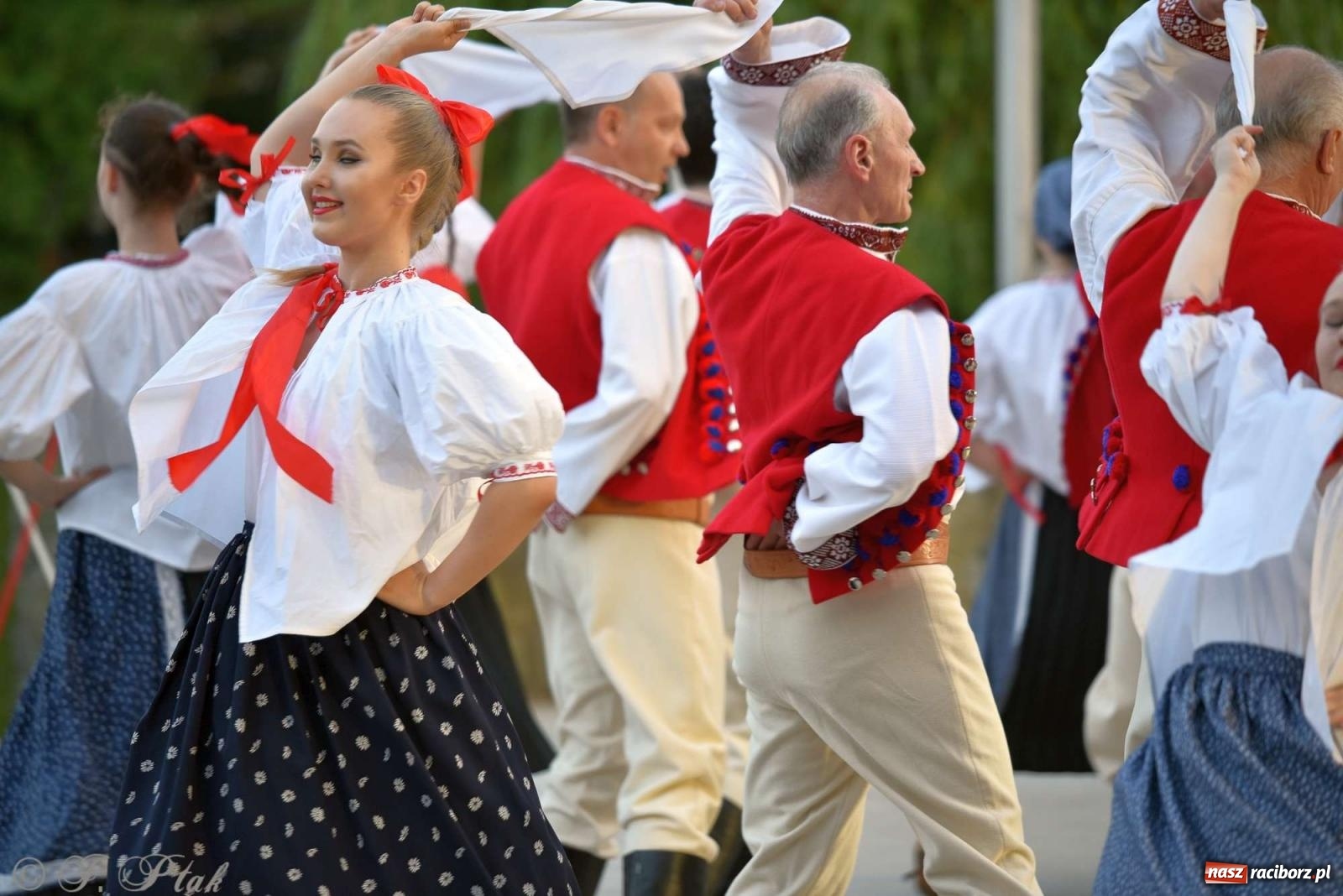 Zdjęcie w galerii na portalu naszraciborz.pl: Raciborska Noc Świętojańska - barwne widowisko nad wodą [FOTO i WIDEO] wiadomości z regionu