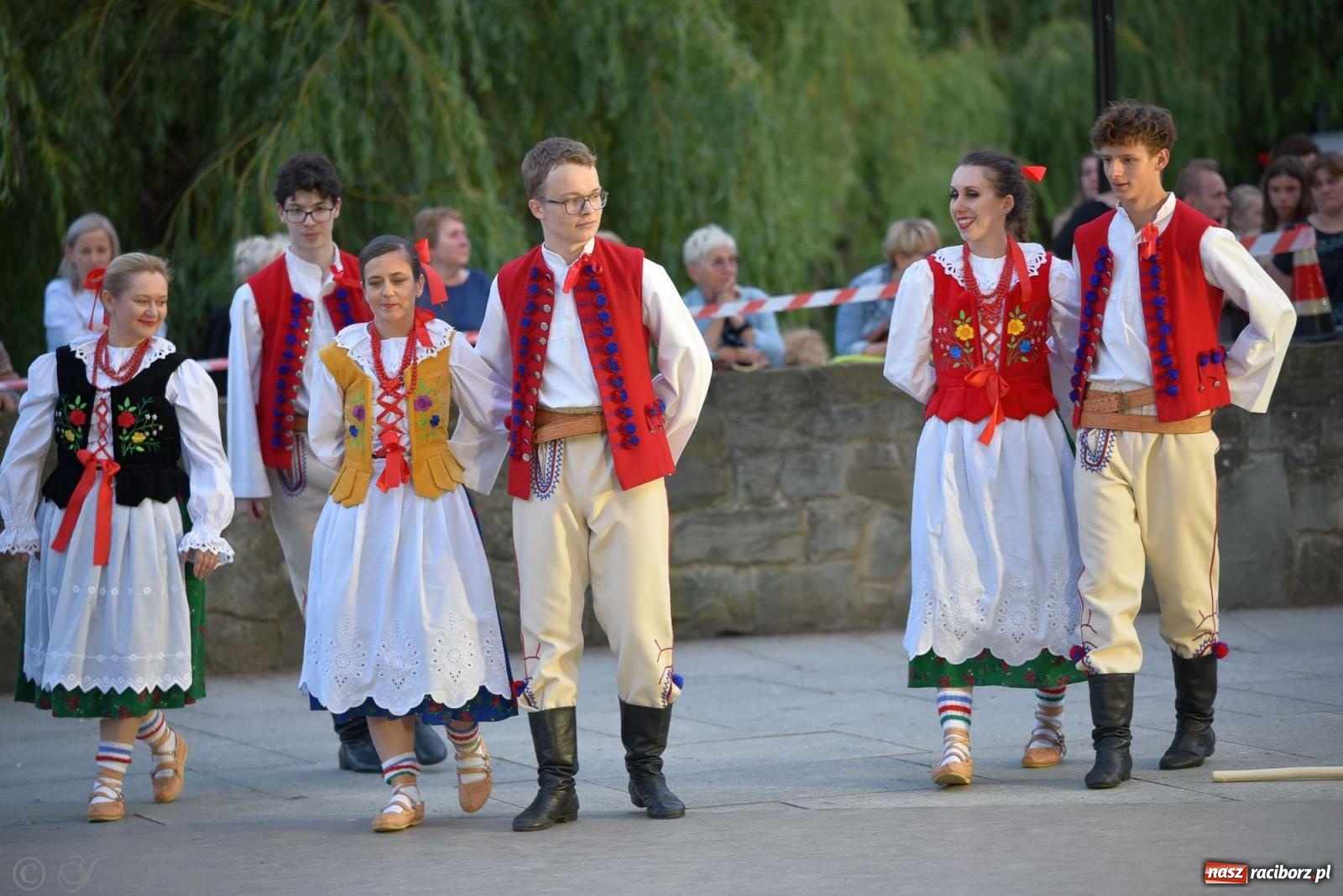 Zdjęcie w galerii na portalu naszraciborz.pl: Raciborska Noc Świętojańska - barwne widowisko nad wodą [FOTO i WIDEO] wiadomości z regionu