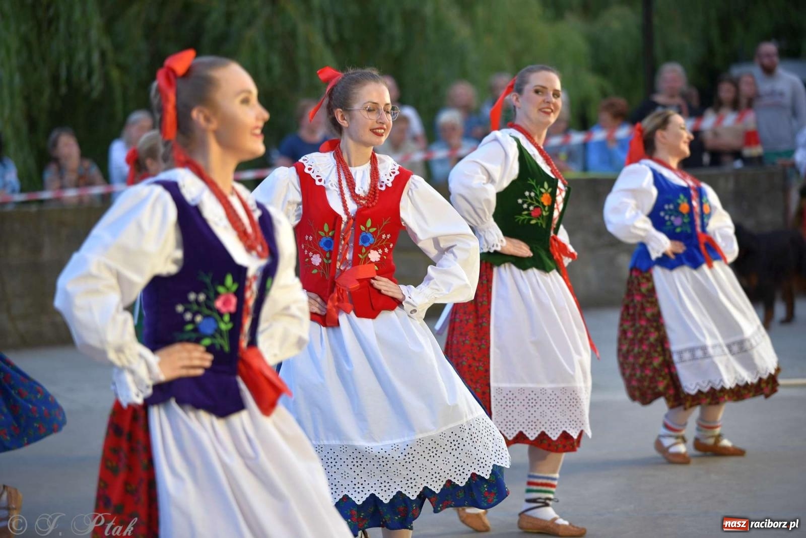 Zdjęcie w galerii na portalu naszraciborz.pl: Raciborska Noc Świętojańska - barwne widowisko nad wodą [FOTO i WIDEO] wiadomości z regionu