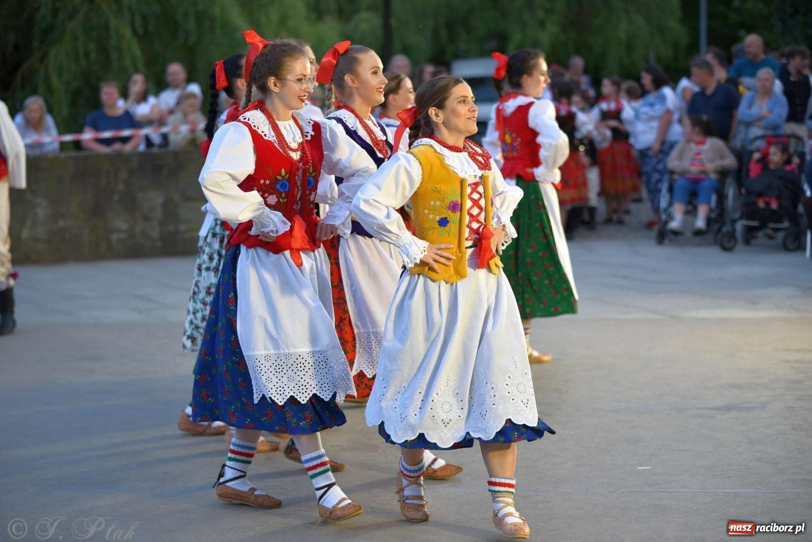 Zdjęcie w galerii na portalu naszraciborz.pl: Raciborska Noc Świętojańska - barwne widowisko nad wodą [FOTO i WIDEO] wiadomości z regionu