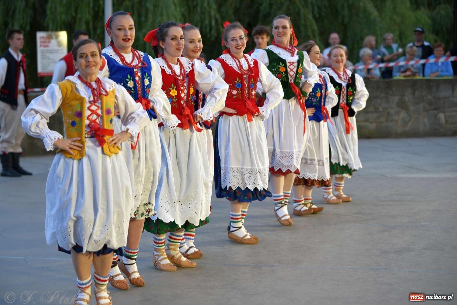 Zdjęcie w galerii na portalu naszraciborz.pl: Raciborska Noc Świętojańska - barwne widowisko nad wodą [FOTO i WIDEO] wiadomości z regionu