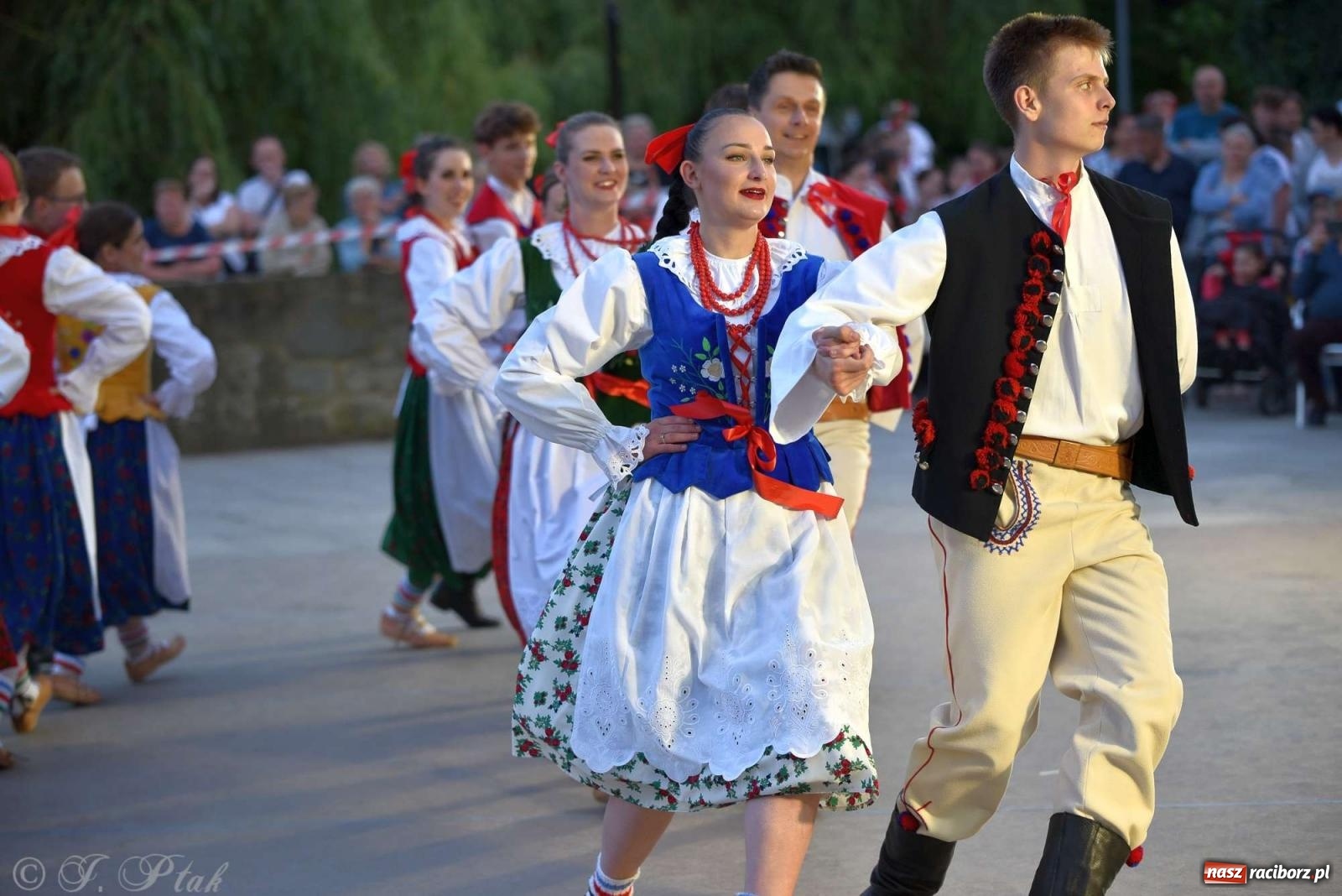Zdjęcie w galerii na portalu naszraciborz.pl: Raciborska Noc Świętojańska - barwne widowisko nad wodą [FOTO i WIDEO] wiadomości z regionu