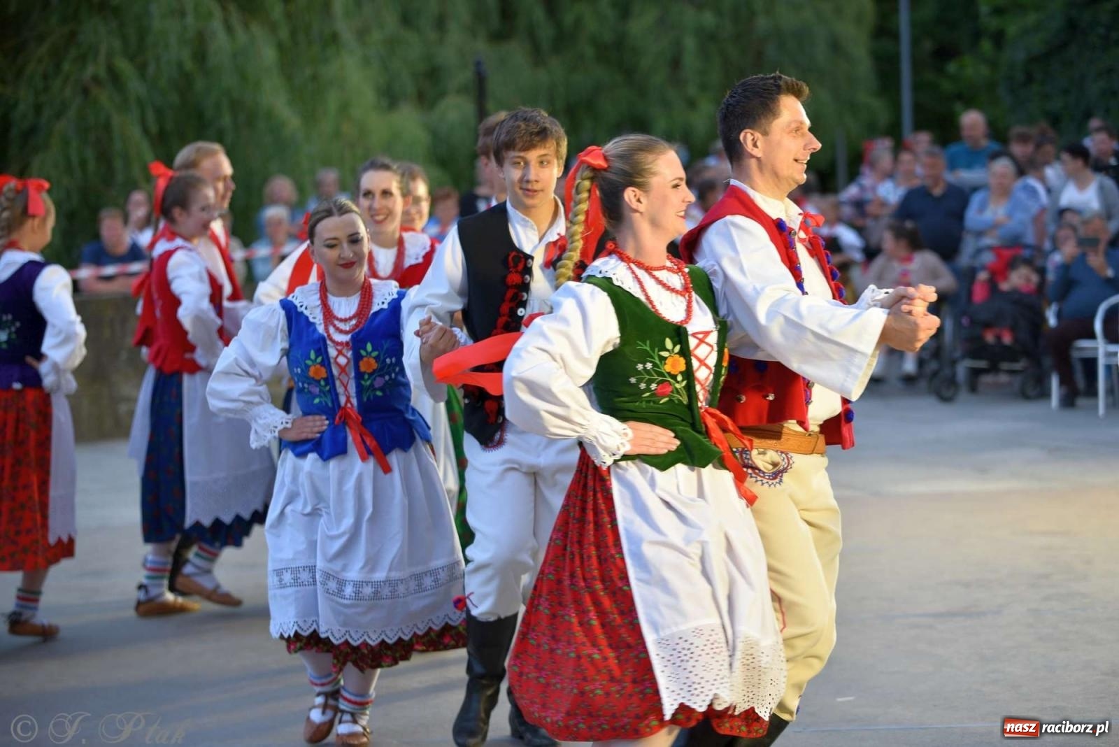 Zdjęcie w galerii na portalu naszraciborz.pl: Raciborska Noc Świętojańska - barwne widowisko nad wodą [FOTO i WIDEO] wiadomości z regionu
