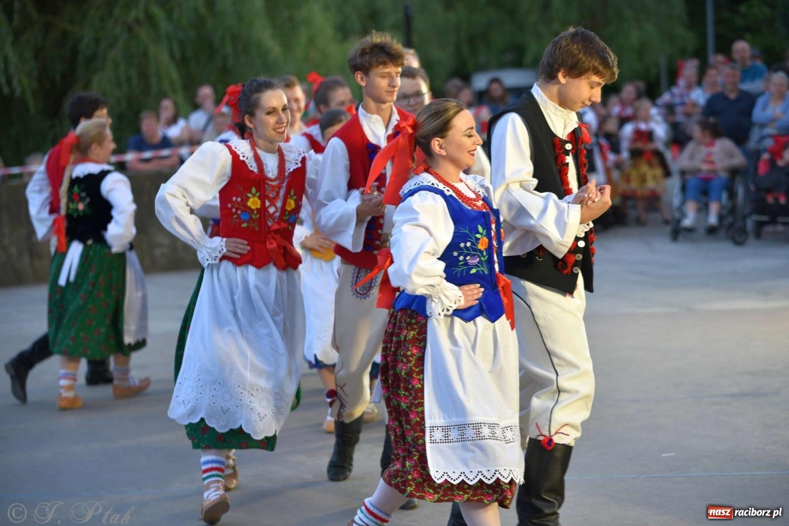 Zdjęcie w galerii na portalu naszraciborz.pl: Raciborska Noc Świętojańska - barwne widowisko nad wodą [FOTO i WIDEO] wiadomości z regionu