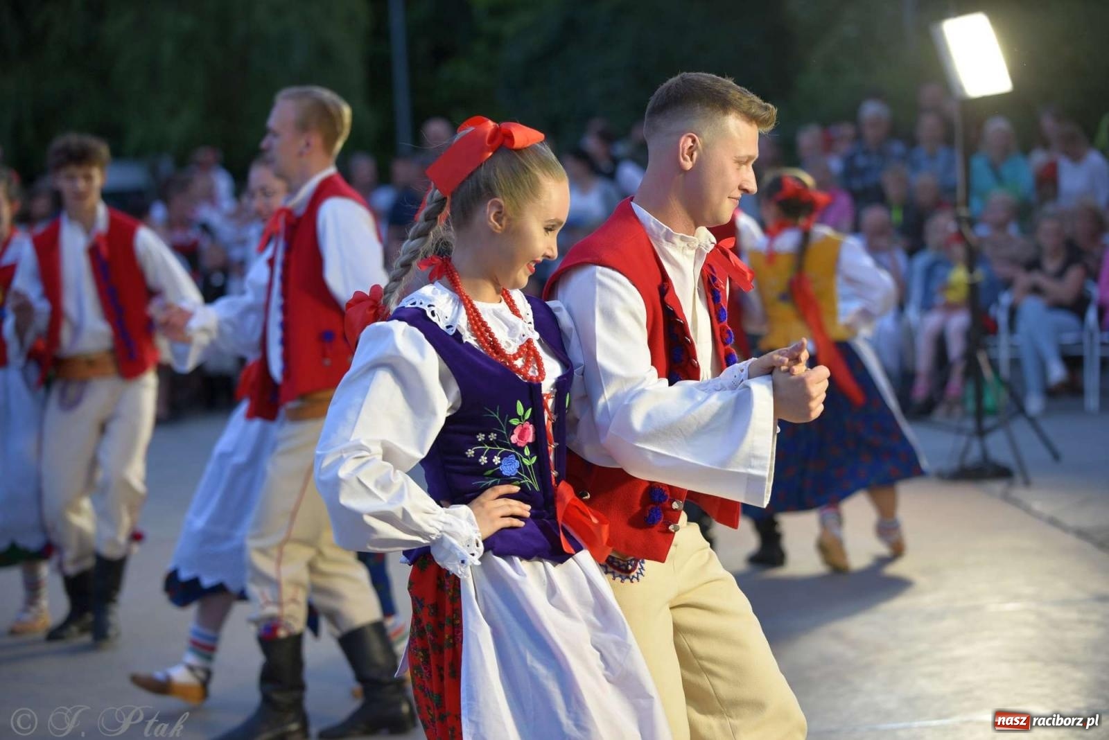 Zdjęcie w galerii na portalu naszraciborz.pl: Raciborska Noc Świętojańska - barwne widowisko nad wodą [FOTO i WIDEO] wiadomości z regionu