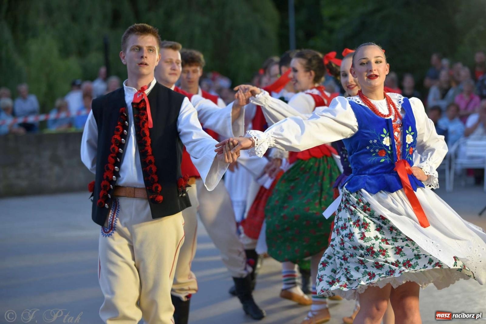Zdjęcie w galerii na portalu naszraciborz.pl: Raciborska Noc Świętojańska - barwne widowisko nad wodą [FOTO i WIDEO] wiadomości z regionu