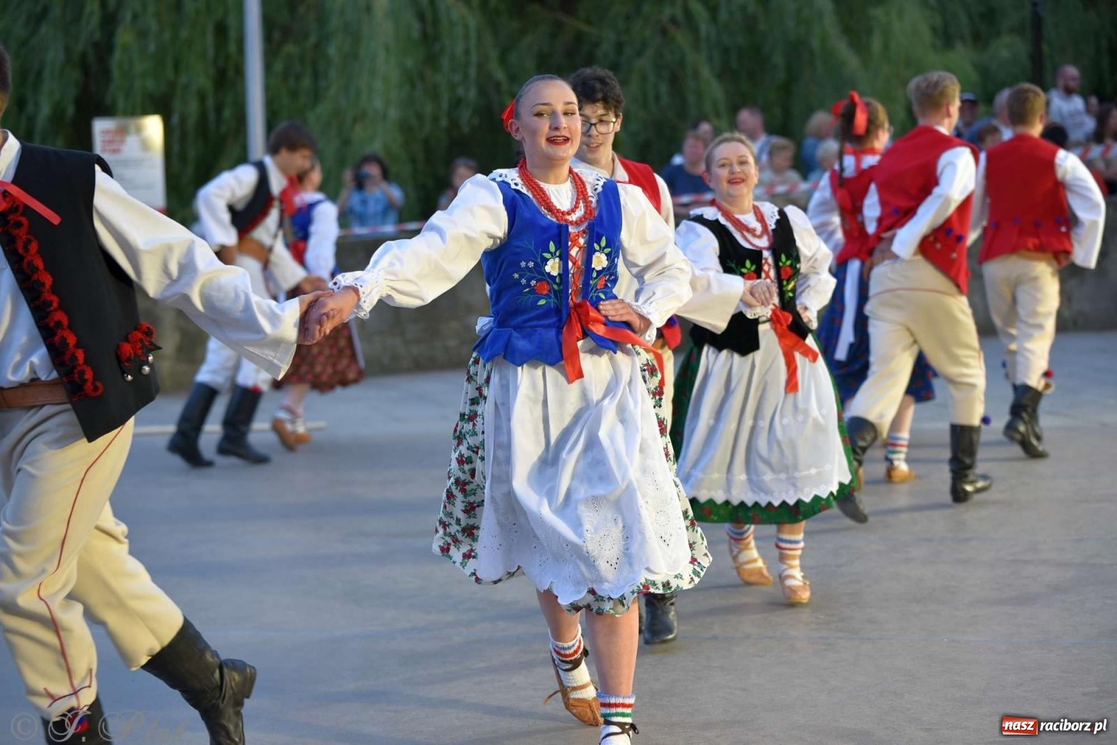 Zdjęcie w galerii na portalu naszraciborz.pl: Raciborska Noc Świętojańska - barwne widowisko nad wodą [FOTO i WIDEO] wiadomości z regionu