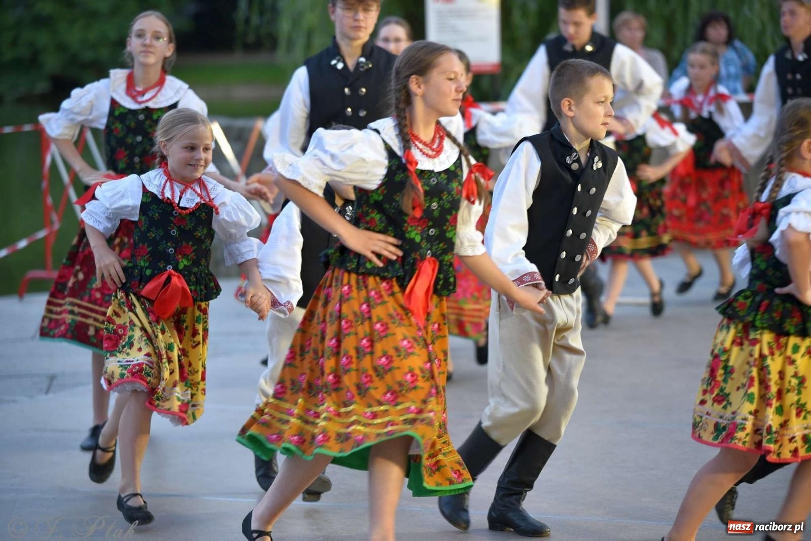 Zdjęcie w galerii na portalu naszraciborz.pl: Raciborska Noc Świętojańska - barwne widowisko nad wodą [FOTO i WIDEO] wiadomości z regionu