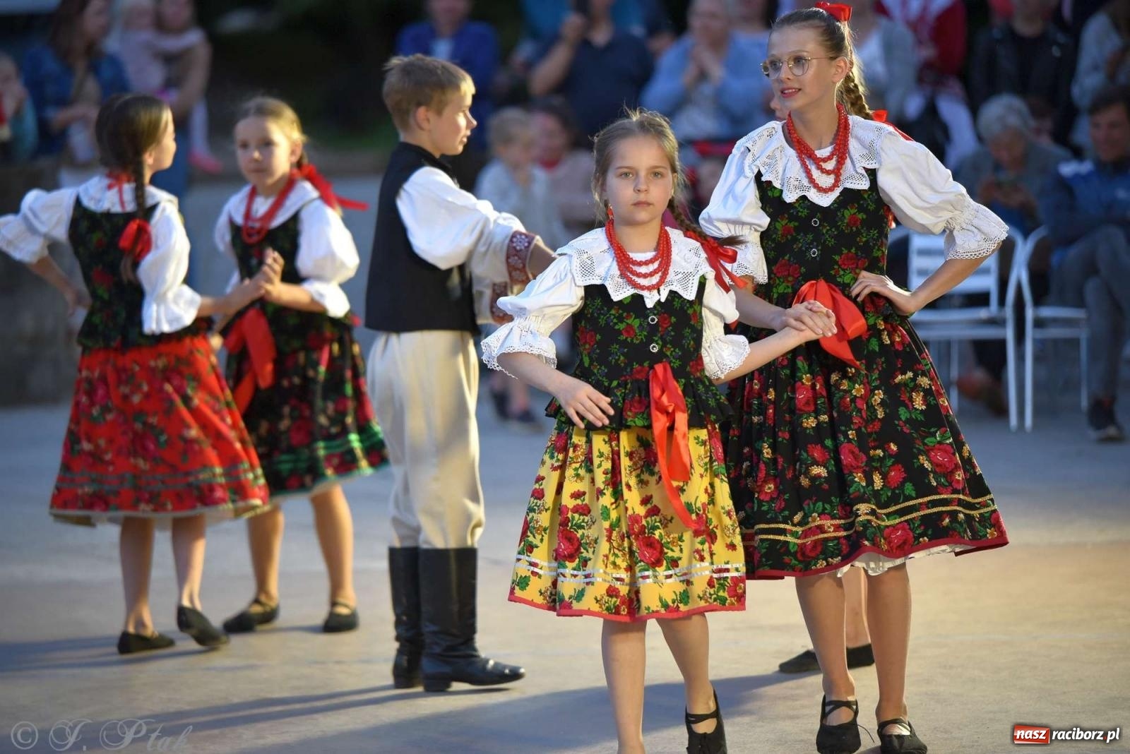 Zdjęcie w galerii na portalu naszraciborz.pl: Raciborska Noc Świętojańska - barwne widowisko nad wodą [FOTO i WIDEO] wiadomości z regionu
