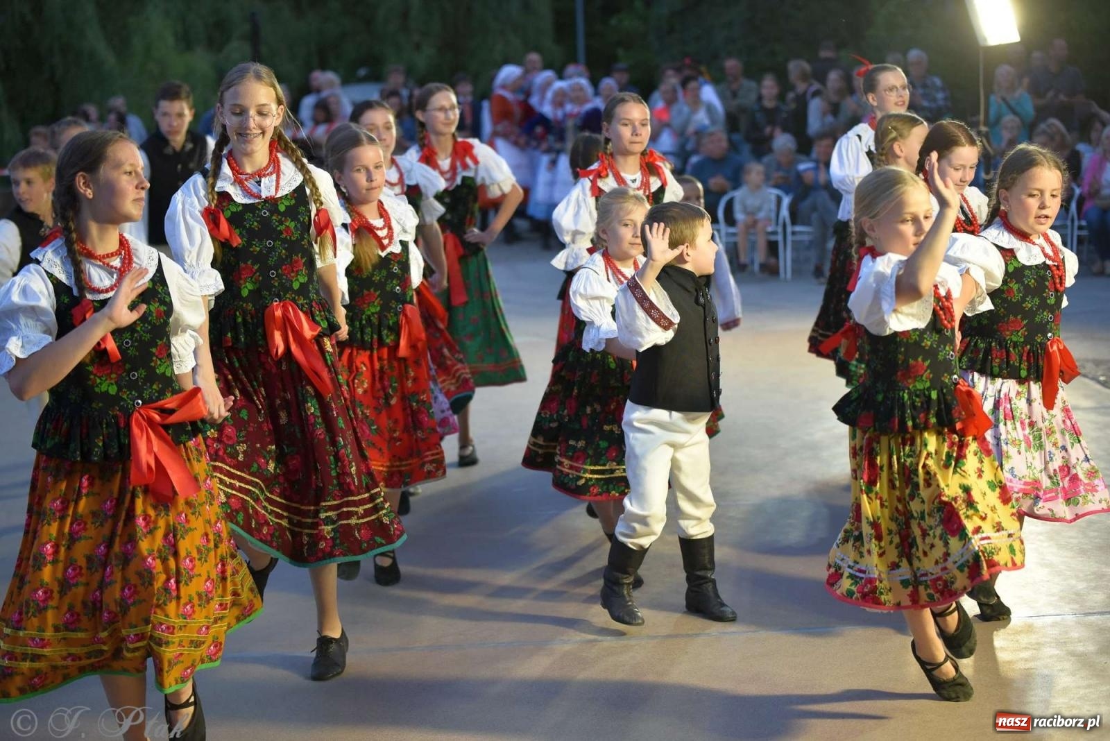 Zdjęcie w galerii na portalu naszraciborz.pl: Raciborska Noc Świętojańska - barwne widowisko nad wodą [FOTO i WIDEO] wiadomości z regionu