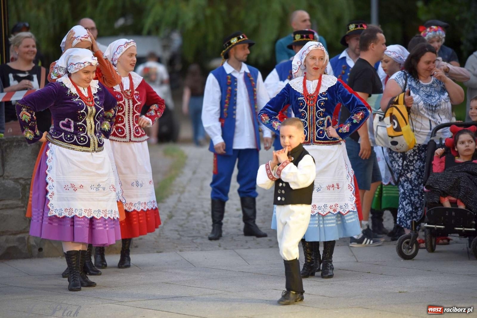 Zdjęcie w galerii na portalu naszraciborz.pl: Raciborska Noc Świętojańska - barwne widowisko nad wodą [FOTO i WIDEO] wiadomości z regionu