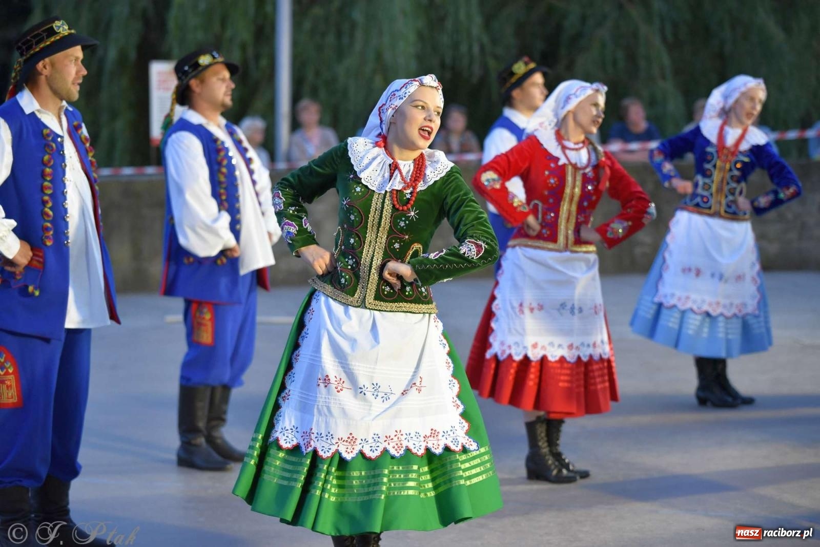Zdjęcie w galerii na portalu naszraciborz.pl: Raciborska Noc Świętojańska - barwne widowisko nad wodą [FOTO i WIDEO] wiadomości z regionu