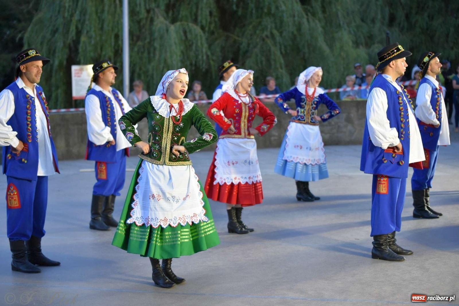 Zdjęcie w galerii na portalu naszraciborz.pl: Raciborska Noc Świętojańska - barwne widowisko nad wodą [FOTO i WIDEO] wiadomości z regionu