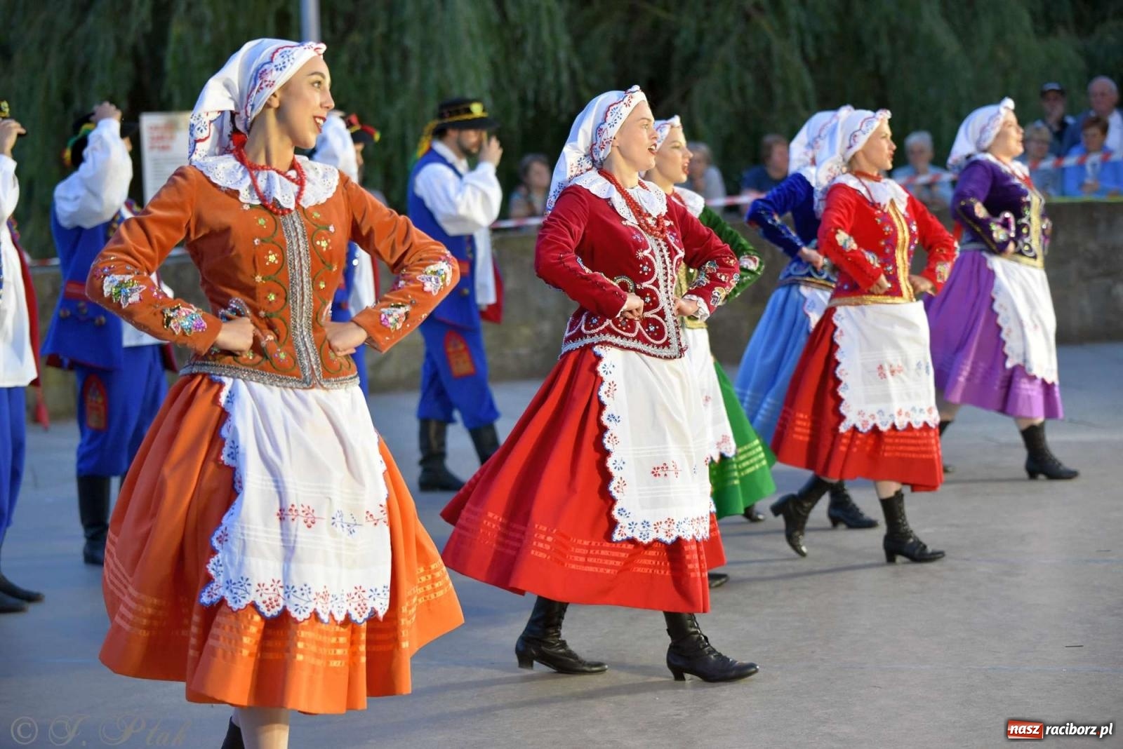 Zdjęcie w galerii na portalu naszraciborz.pl: Raciborska Noc Świętojańska - barwne widowisko nad wodą [FOTO i WIDEO] wiadomości z regionu